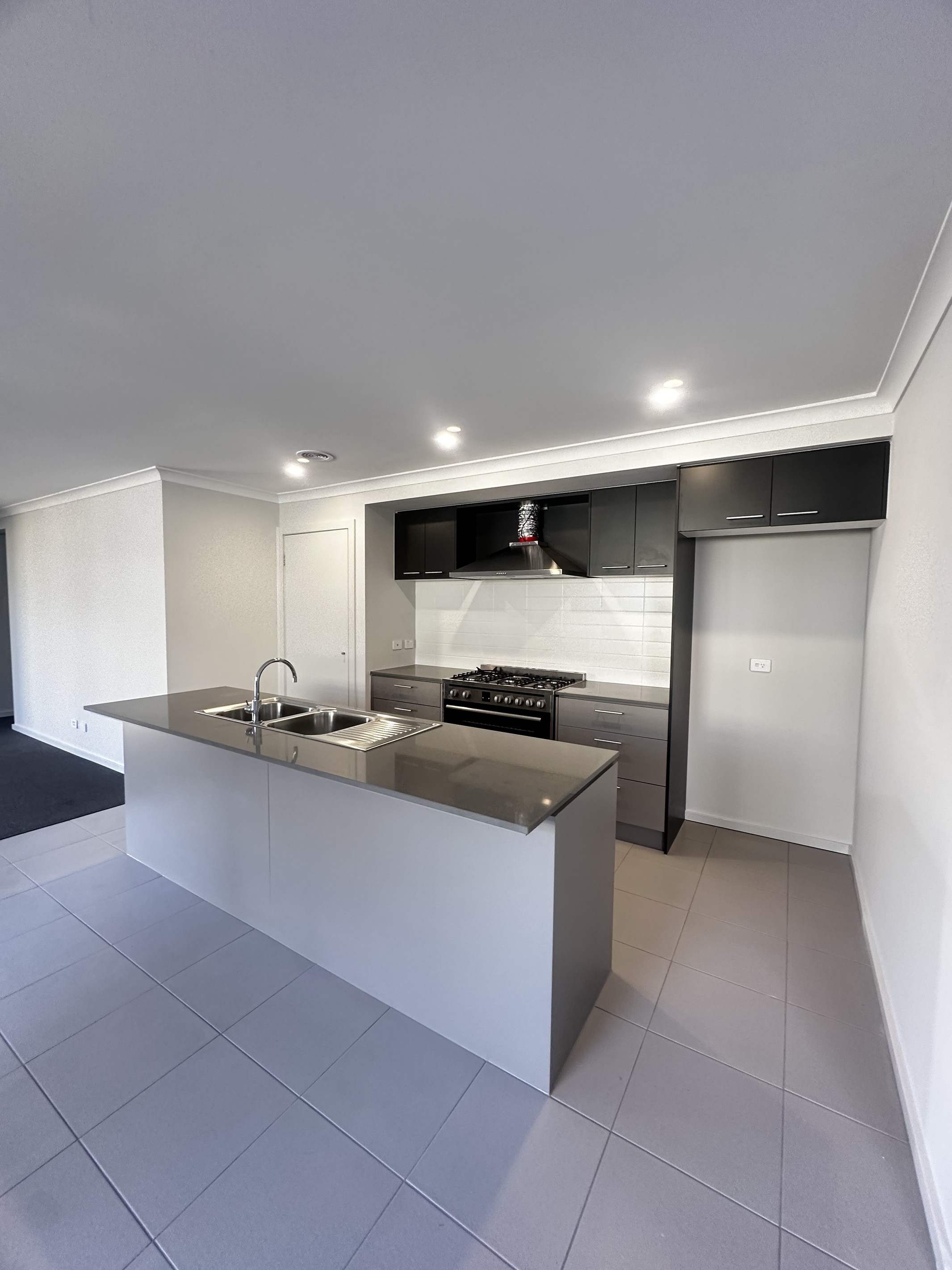 11 Sparrowhawk Crescent, DEANSIDE, VIC 3336
