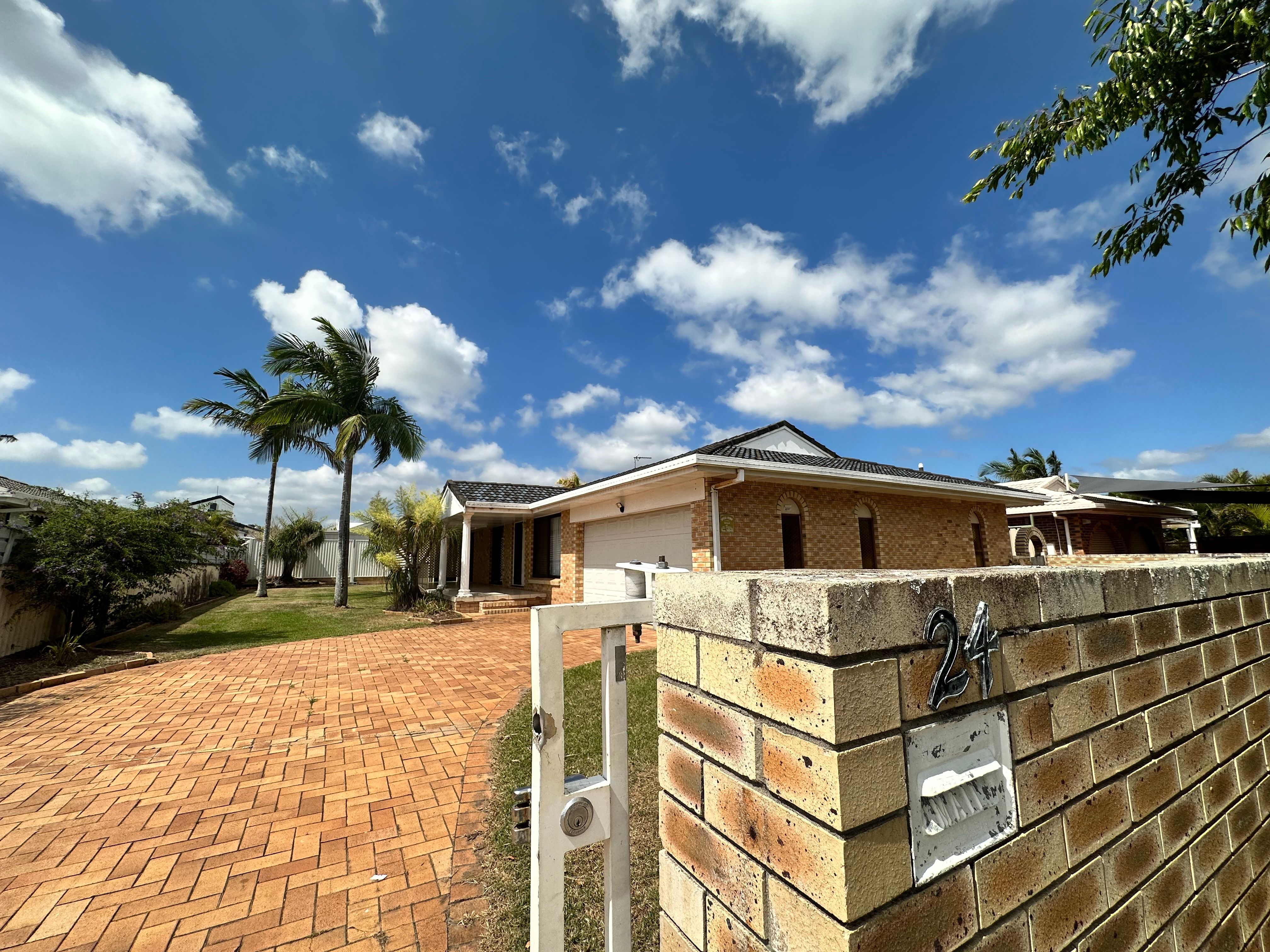 24 Arcadia Drive, Mermaid Waters, QLD 4218