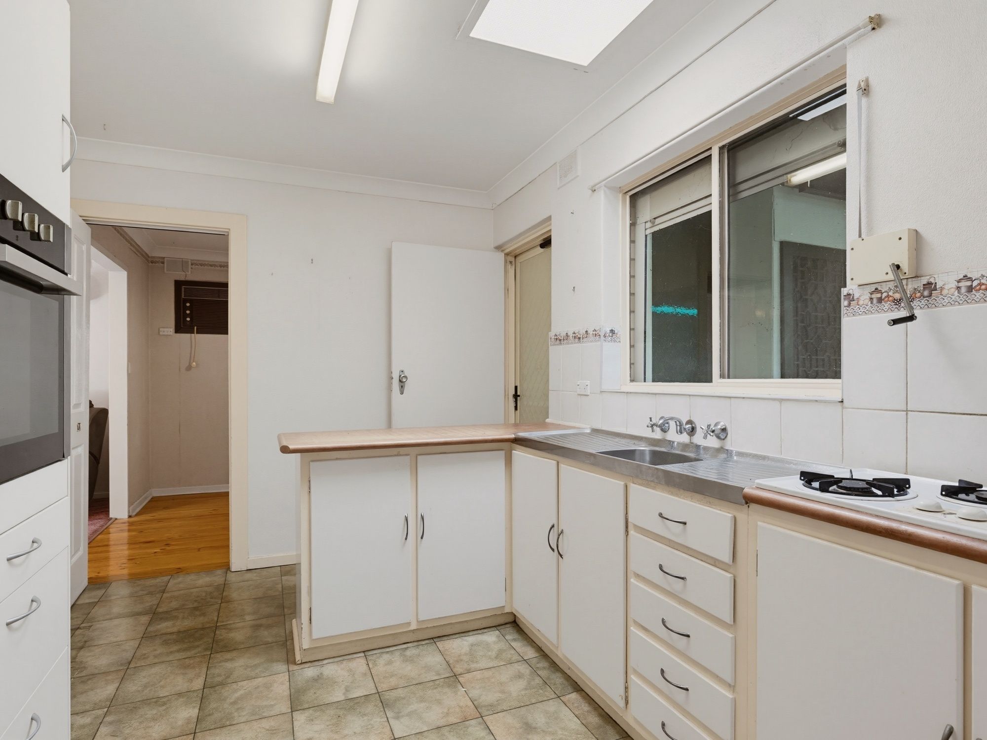 8 Hurley Grove — photo 7 of 16