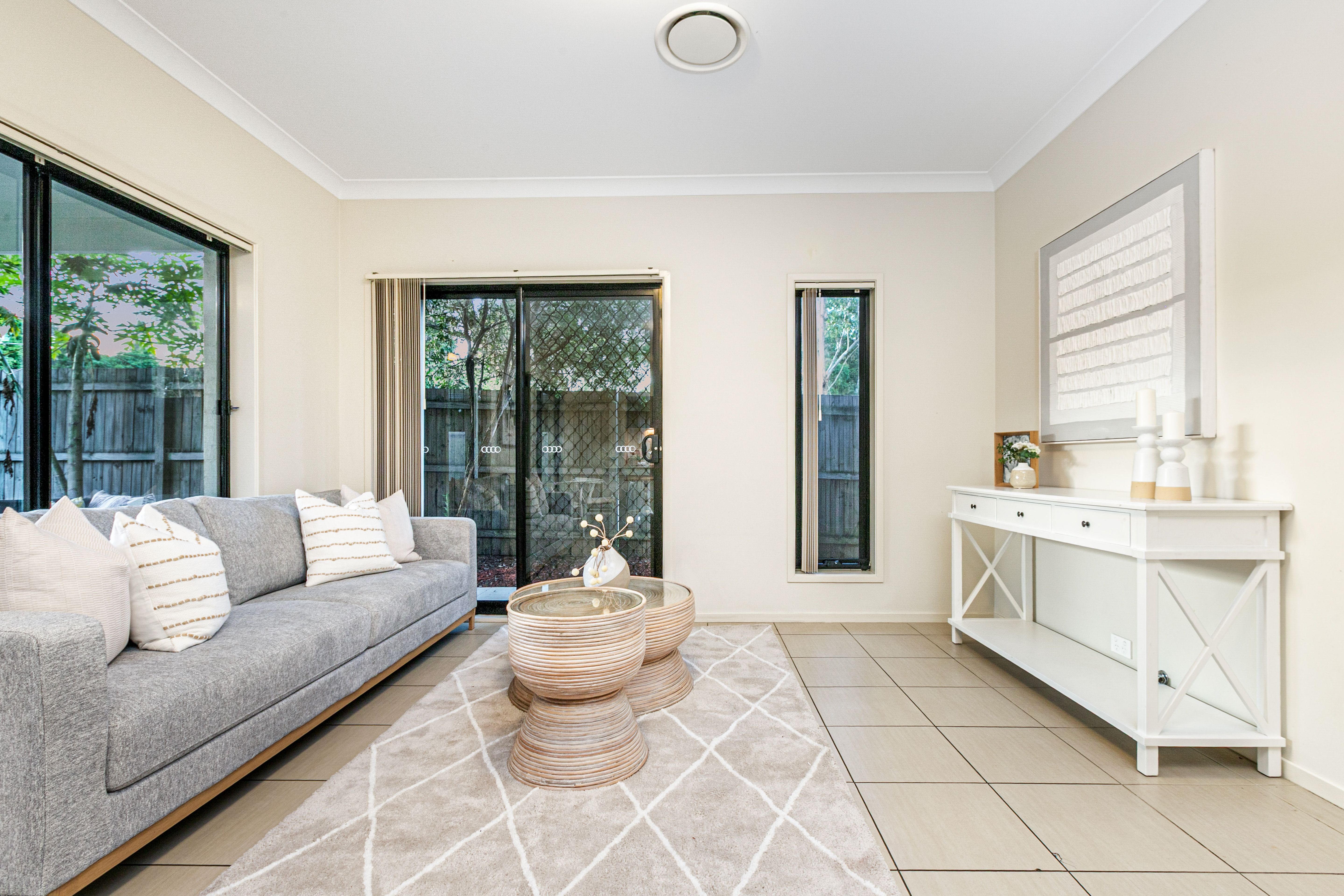 1 Treeland Circuit, Kellyville, NSW 2155, photo 5