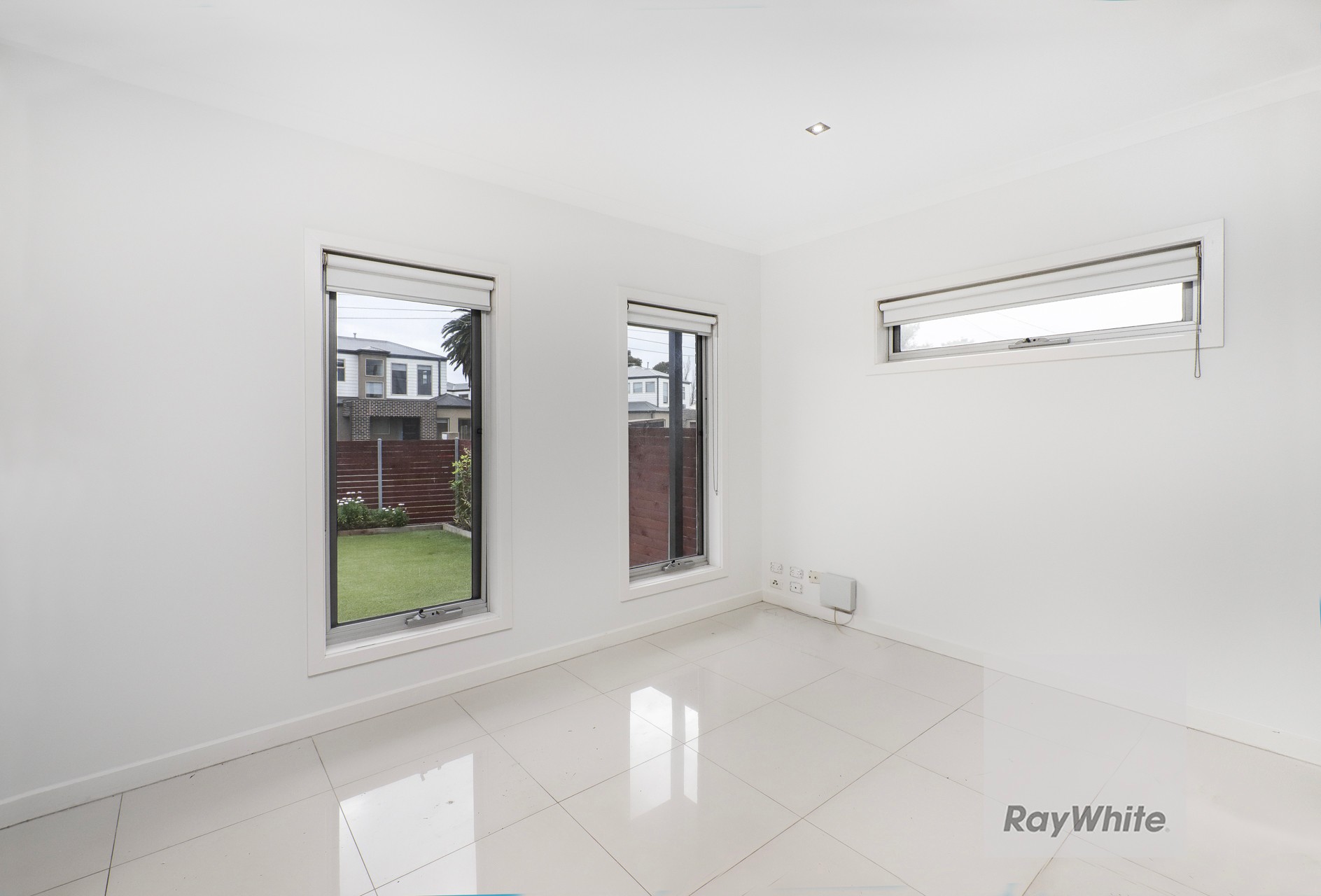 2/8 Birch Avenue, Tullamarine, VIC 3043