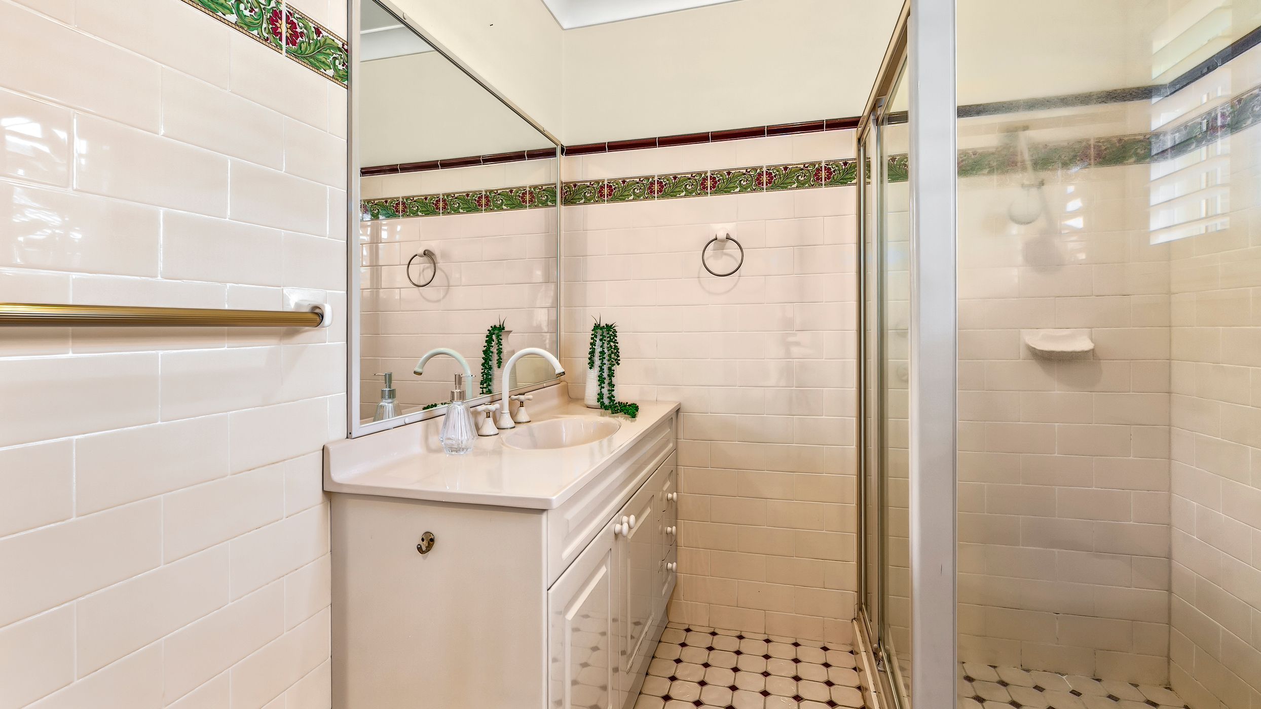 8 Hawkins Place — photo 11 of 18