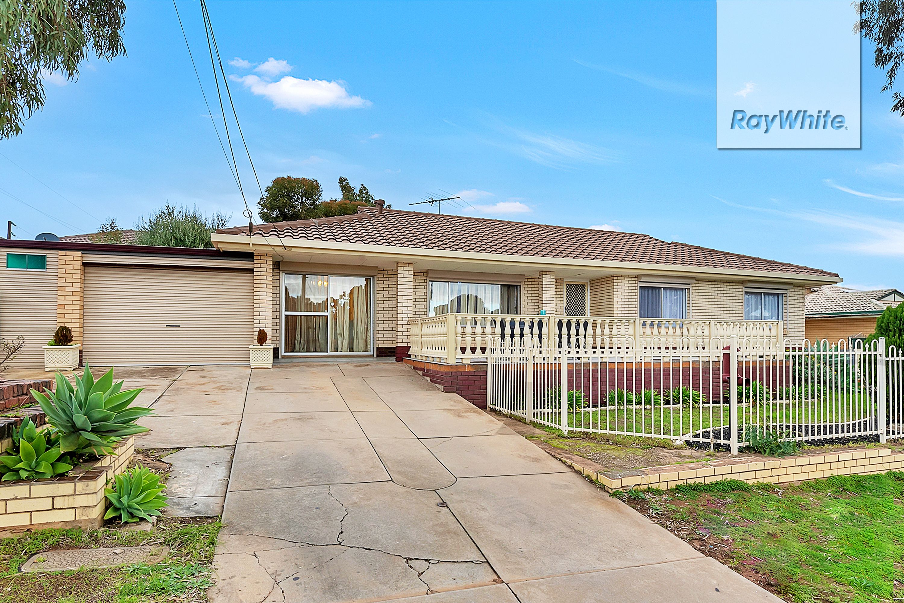 15 Gondola Grove, Para Hills SA 5096