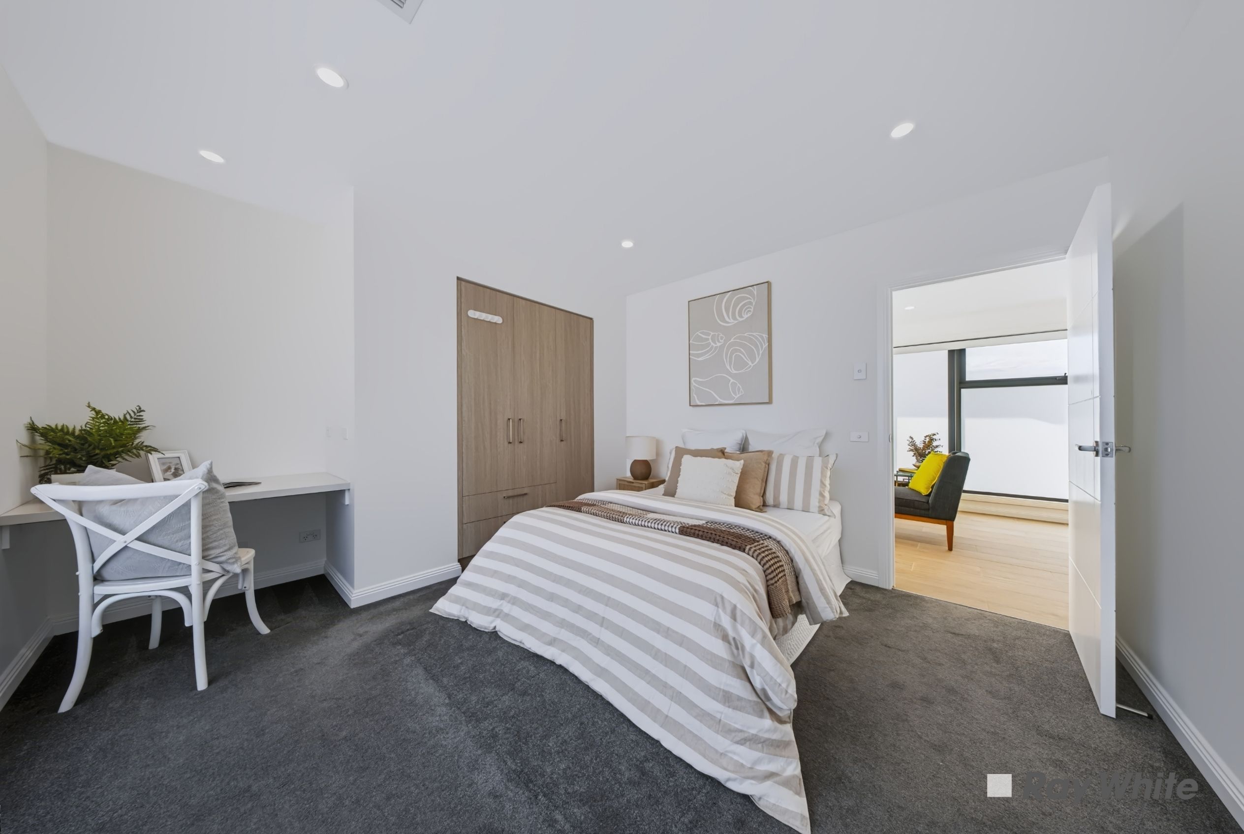 8 Mclean Crescent — photo 19 of 30