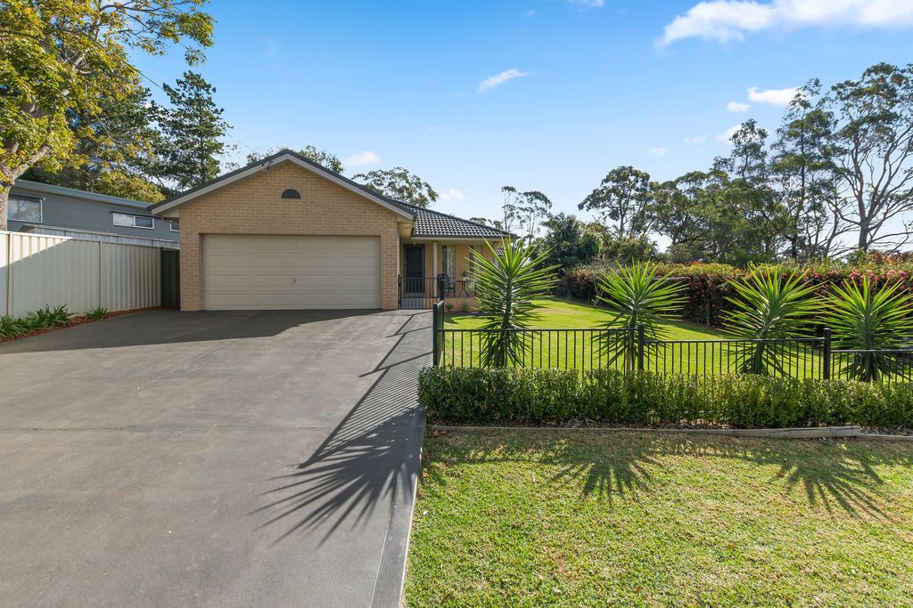 6 Waratah Street