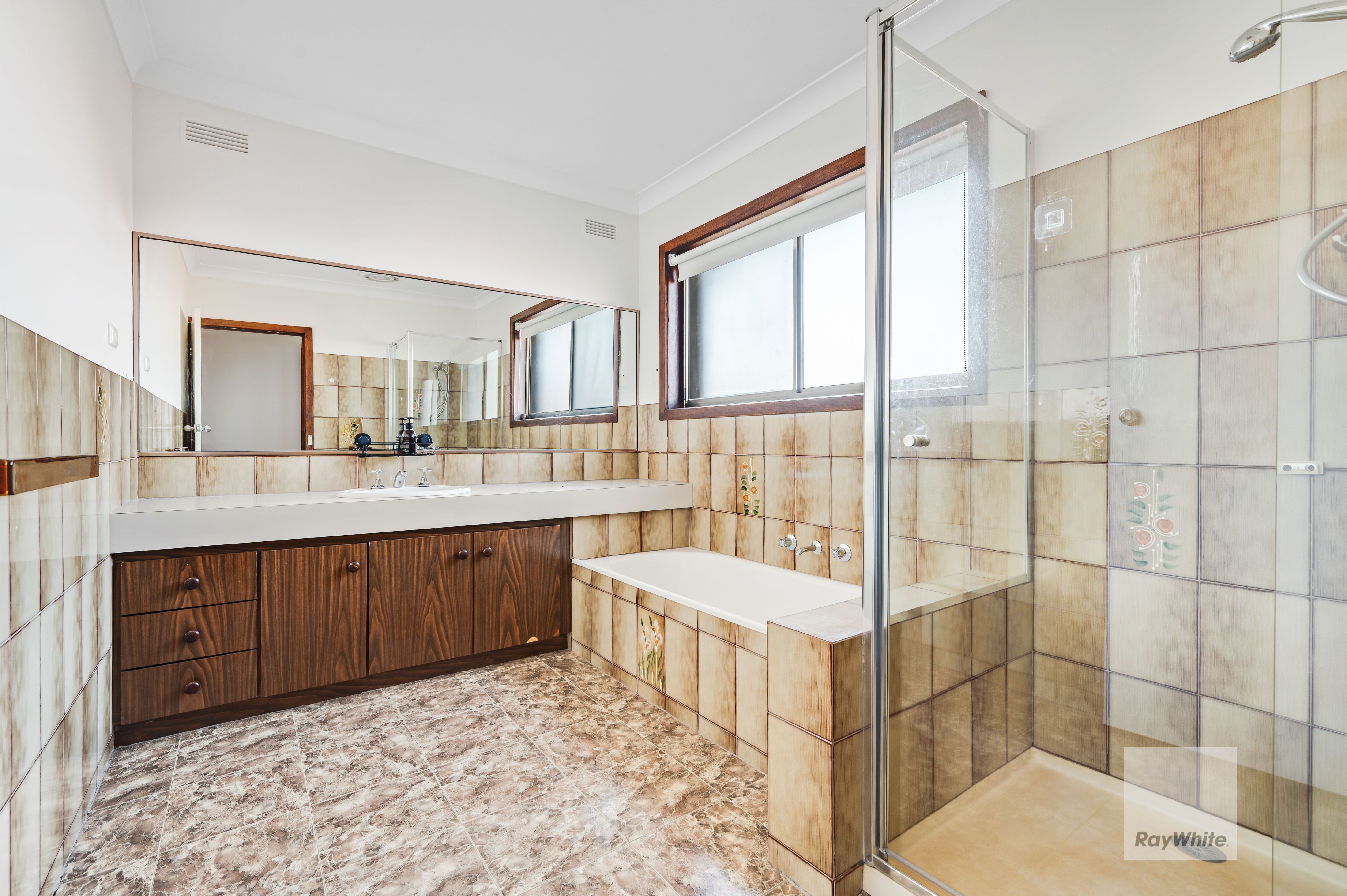 27 Grantley Drive — photo 16 of 23