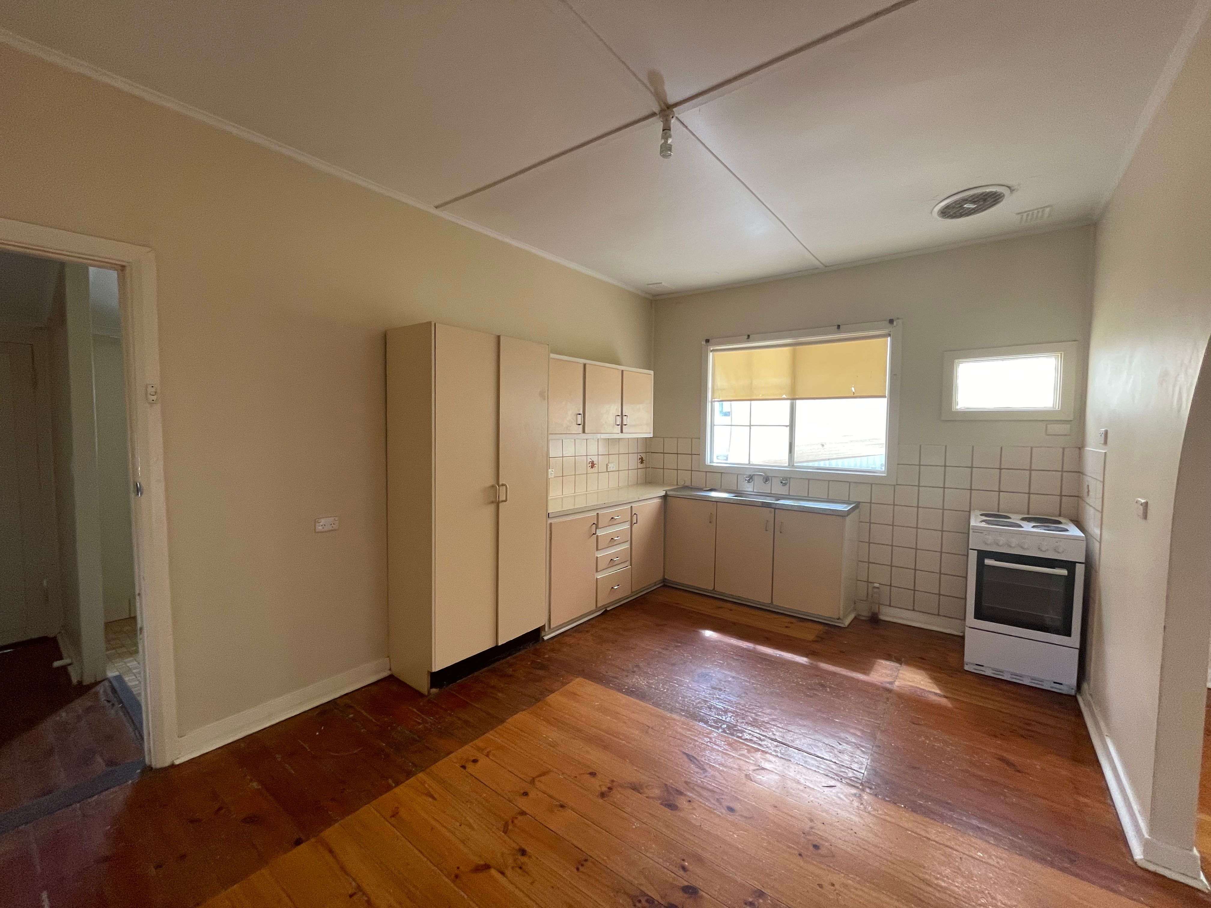38 Forster Street — photo 6 of 17