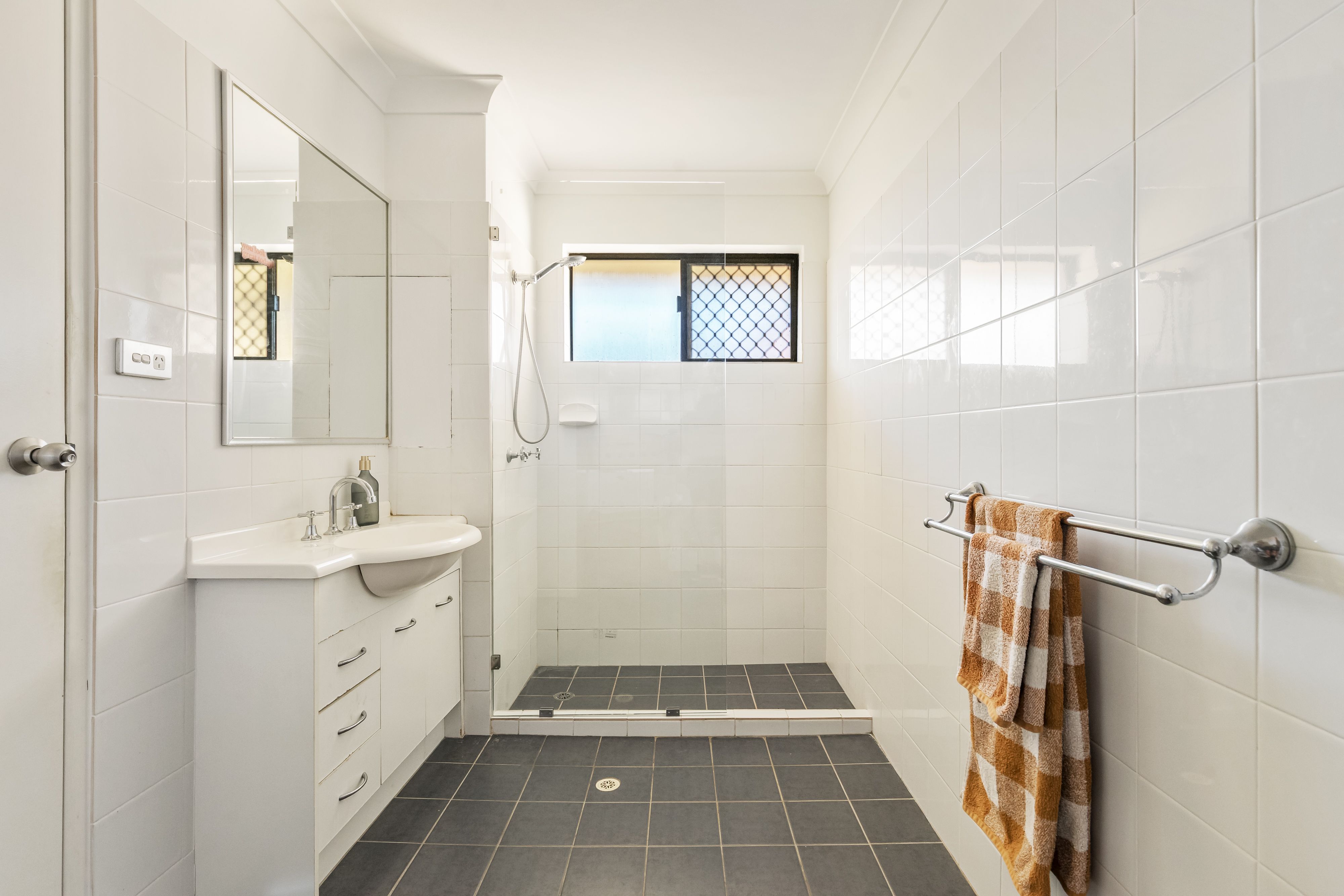 5/49 Victoria Terrace — photo 13 of 22