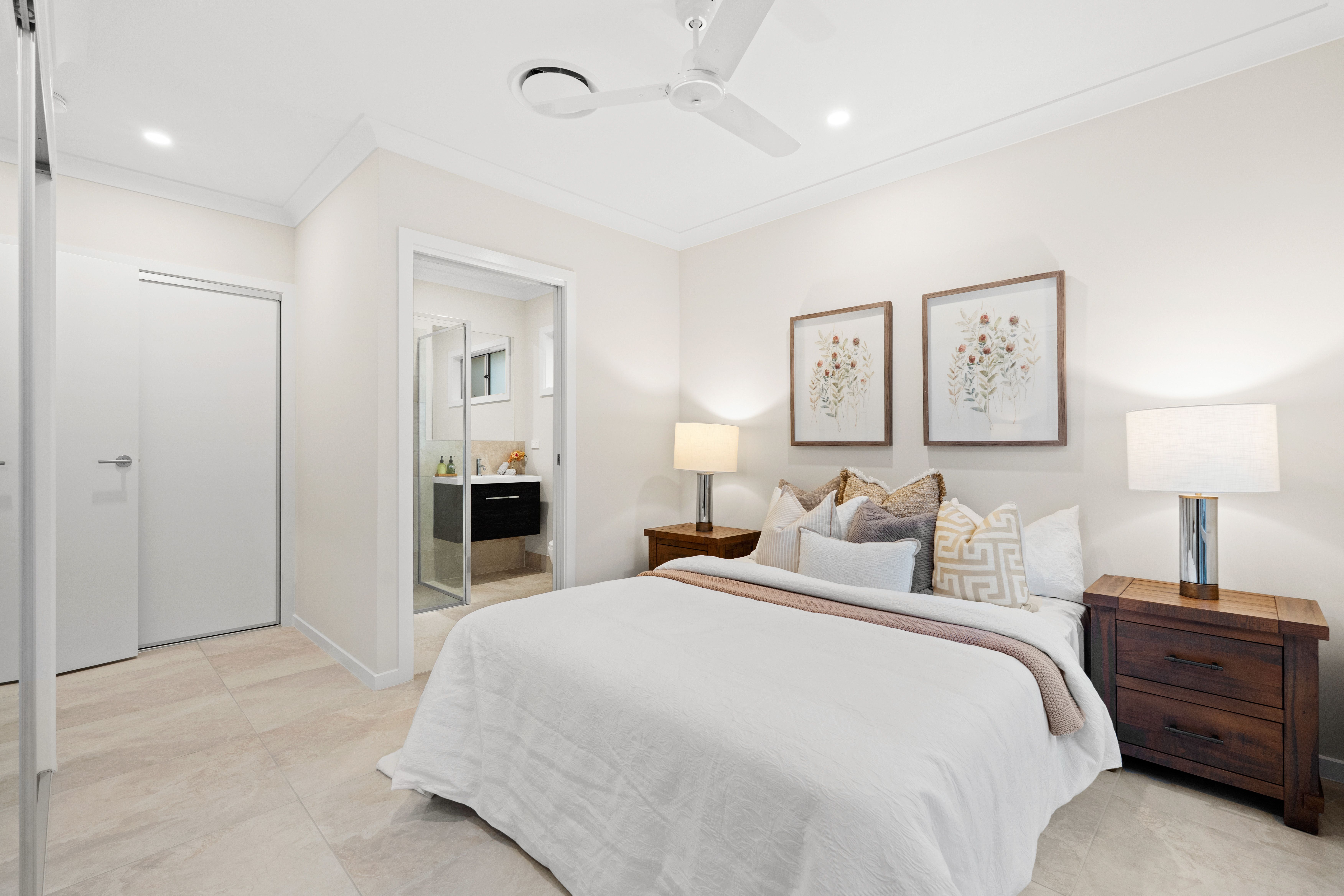 48 Suncrest Mews — photo 13 of 28