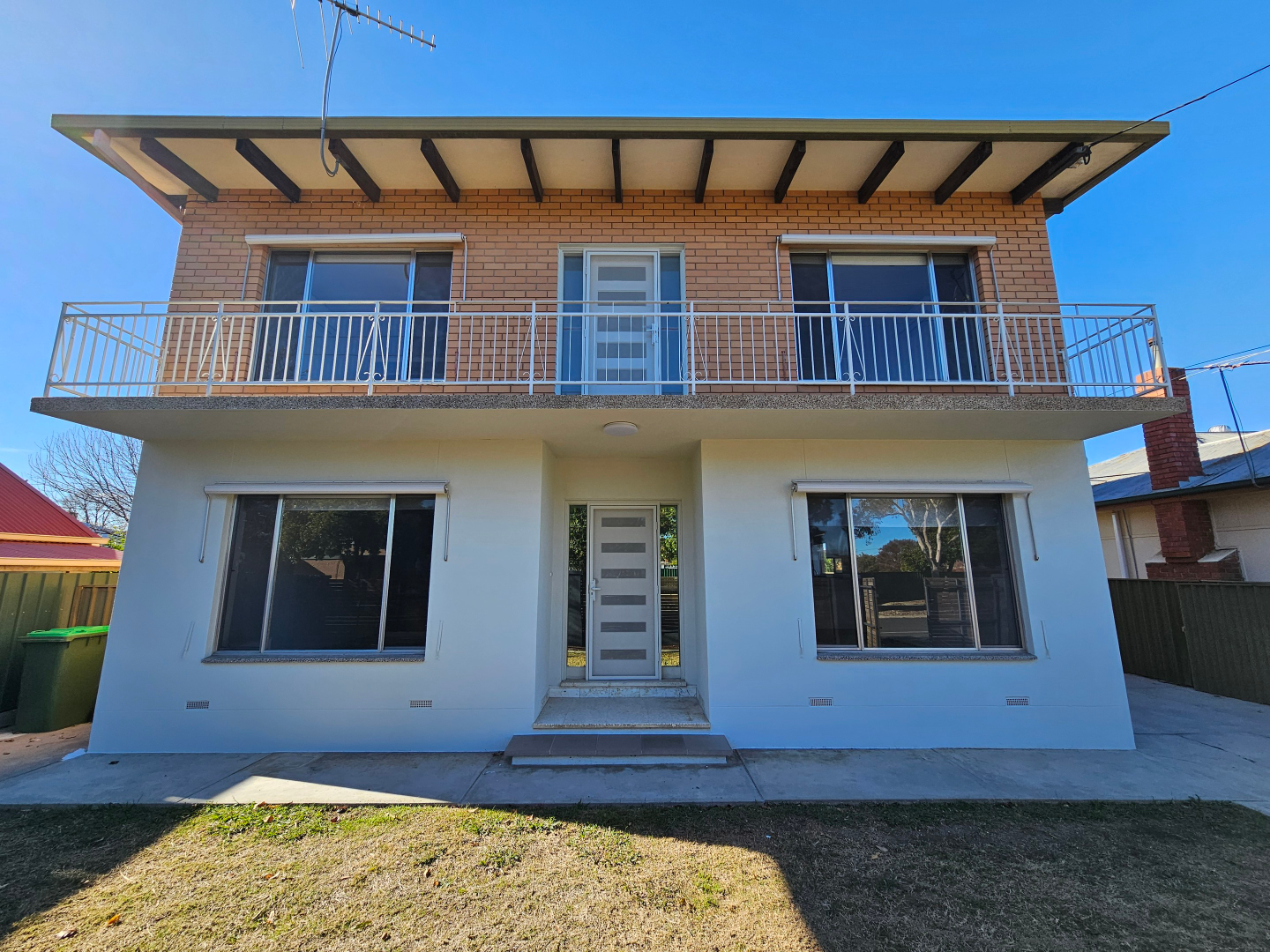 16 Smythe Street — photo from Ray White Albury Central