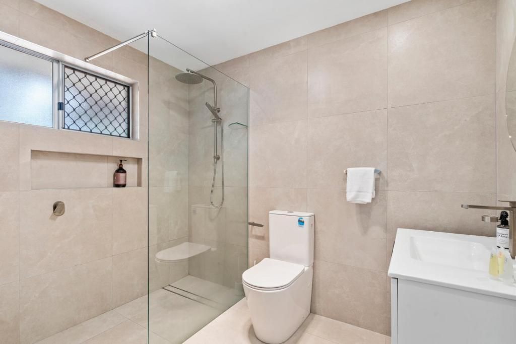 151 Racecourse Drive — photo 9 of 14