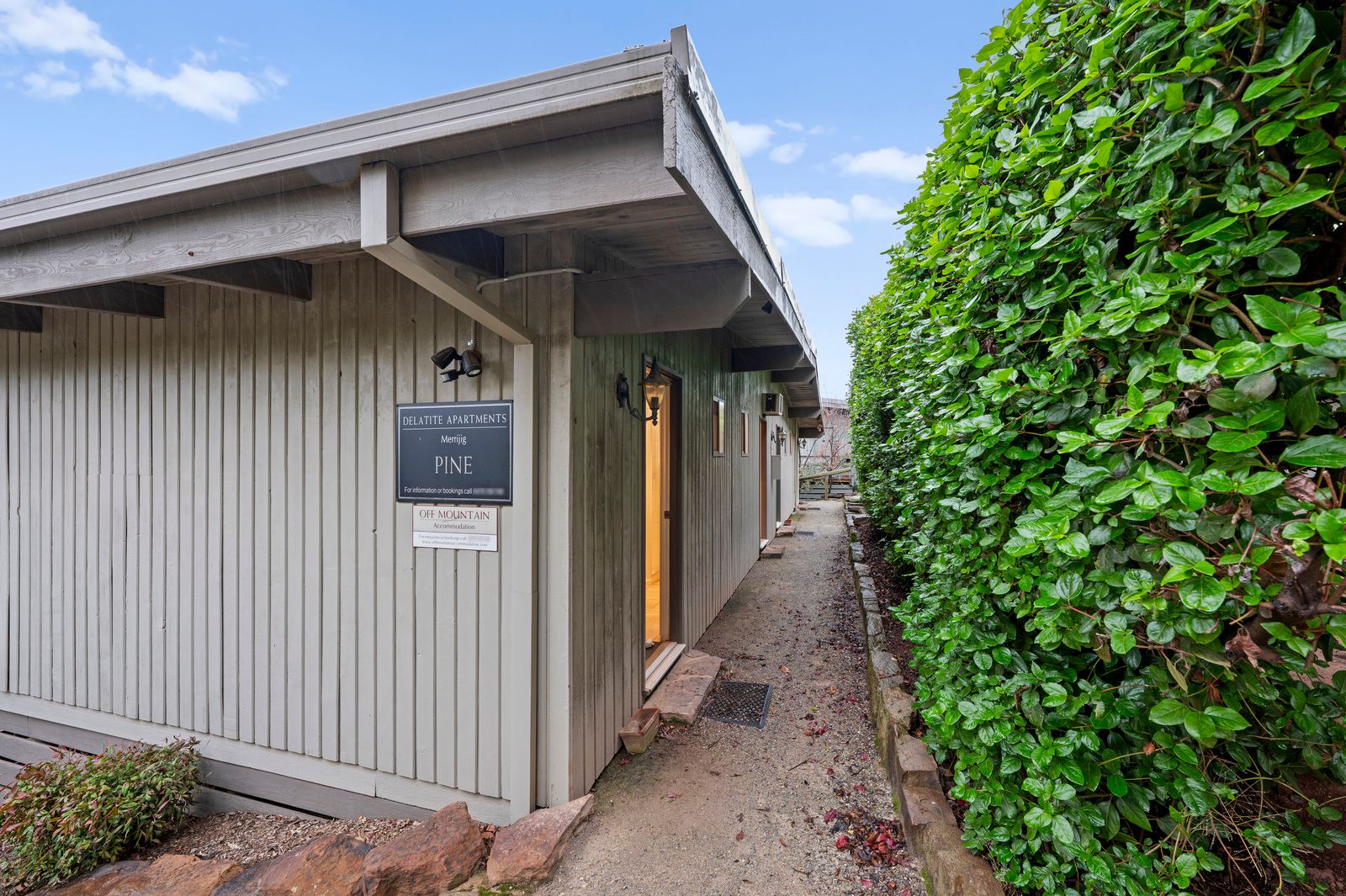 5/4 Omega Street — photo from Ray White Mansfield