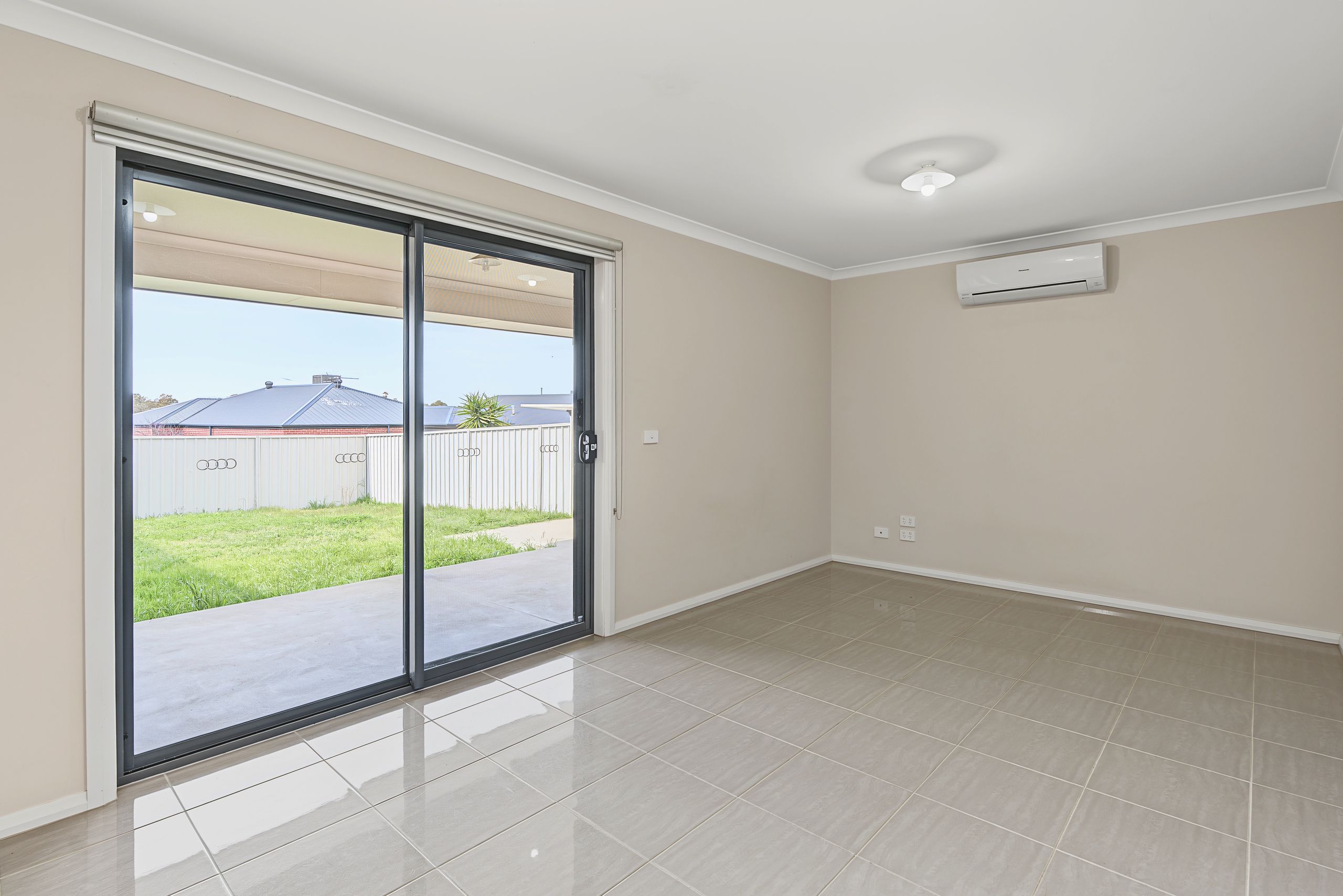 34 A Hanrahan Street — photo 2 of 10