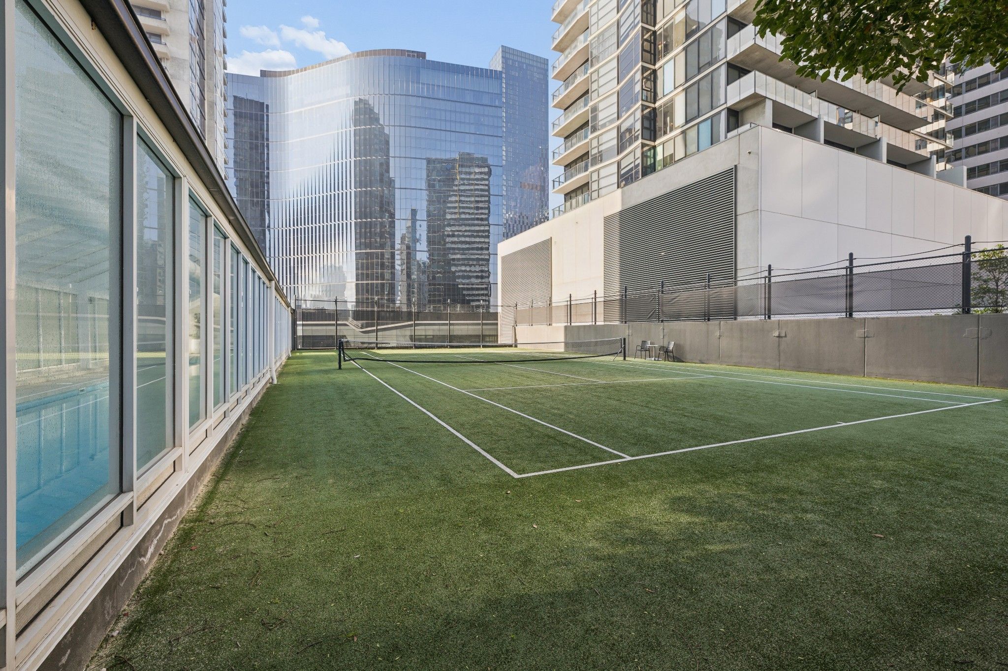 85/79 Whiteman Street — photo 15 of 16