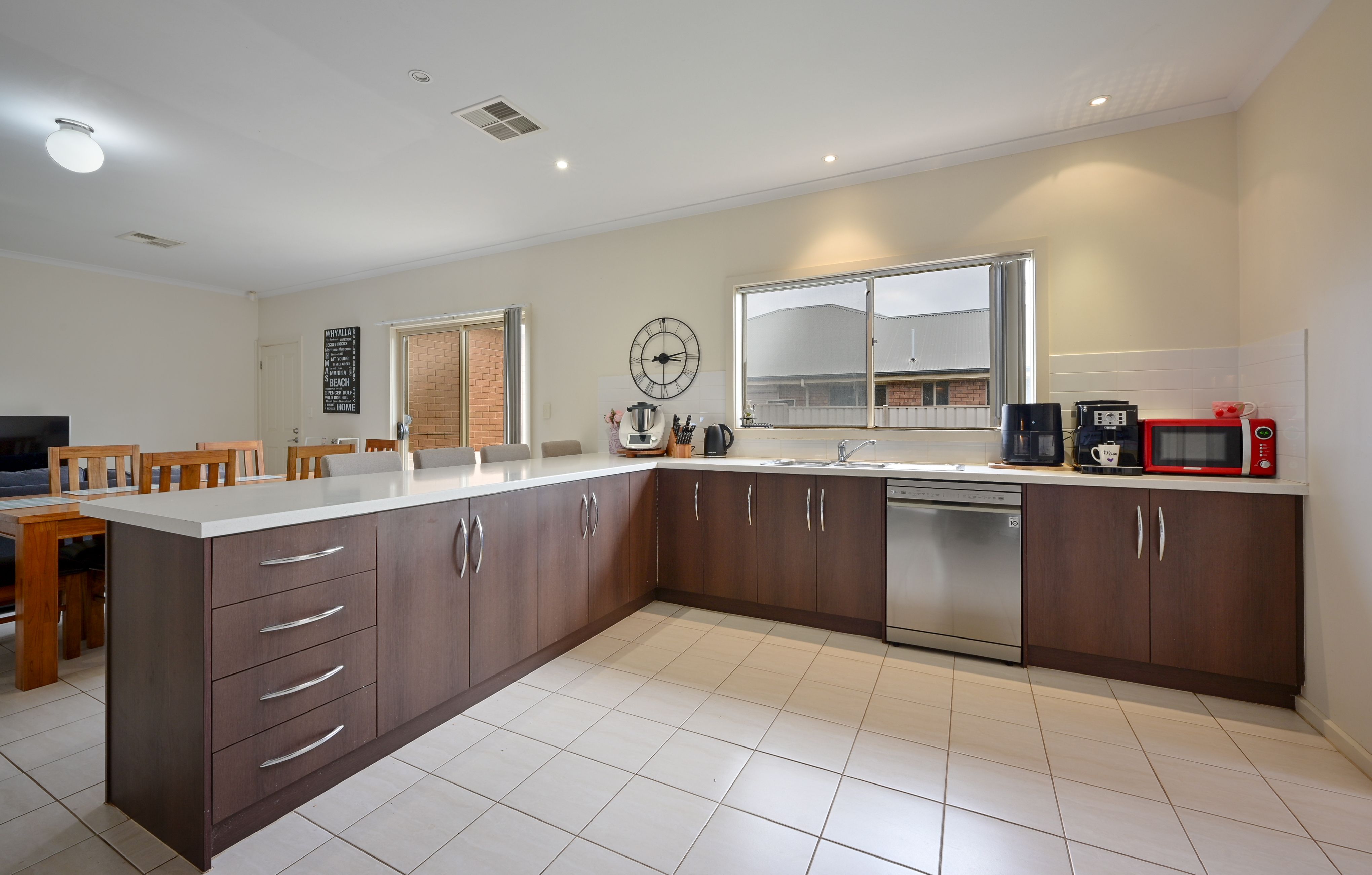 34 Jensen Avenue — photo 8 of 17