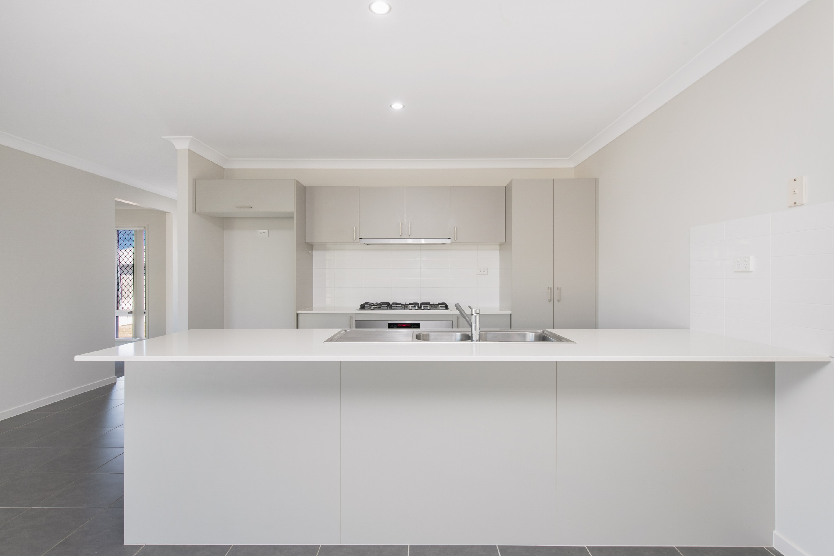 9 Thornbush Street, Mount Low, QLD 4818