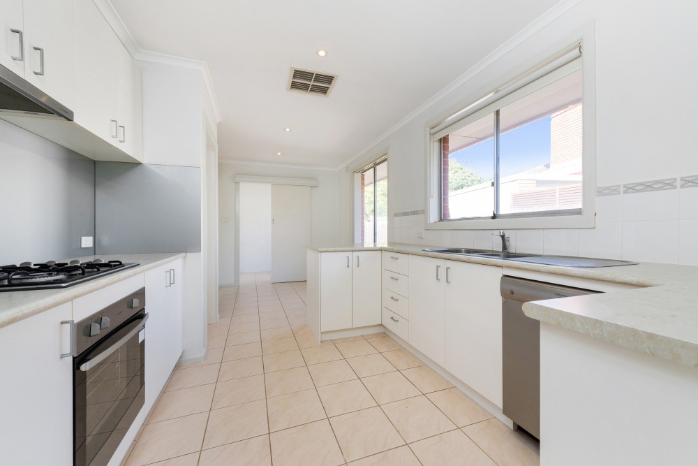 1/200 Eastfield Road, Croydon South, VIC 3136