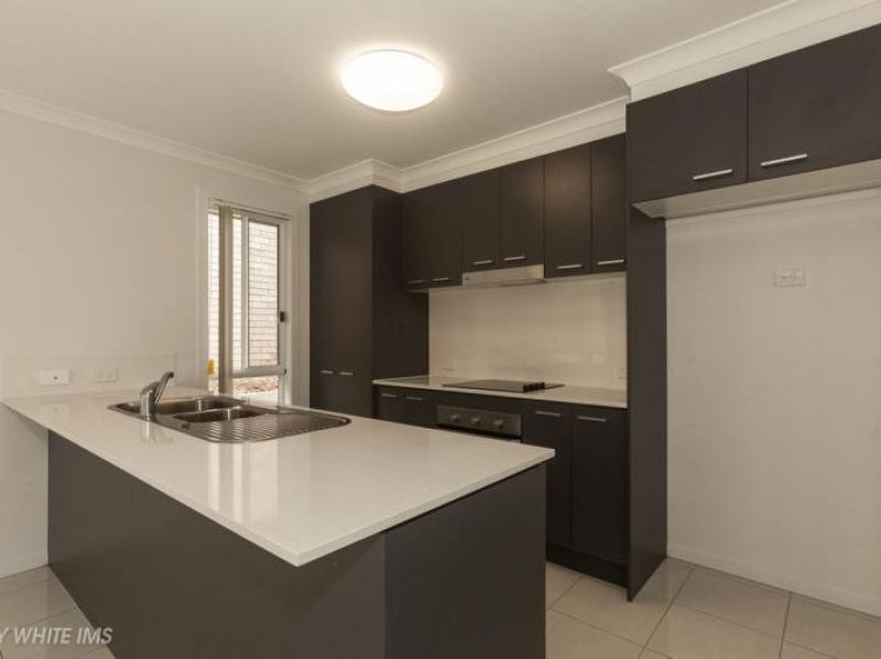 90 Flora Terrace, Pimpama, QLD 4209