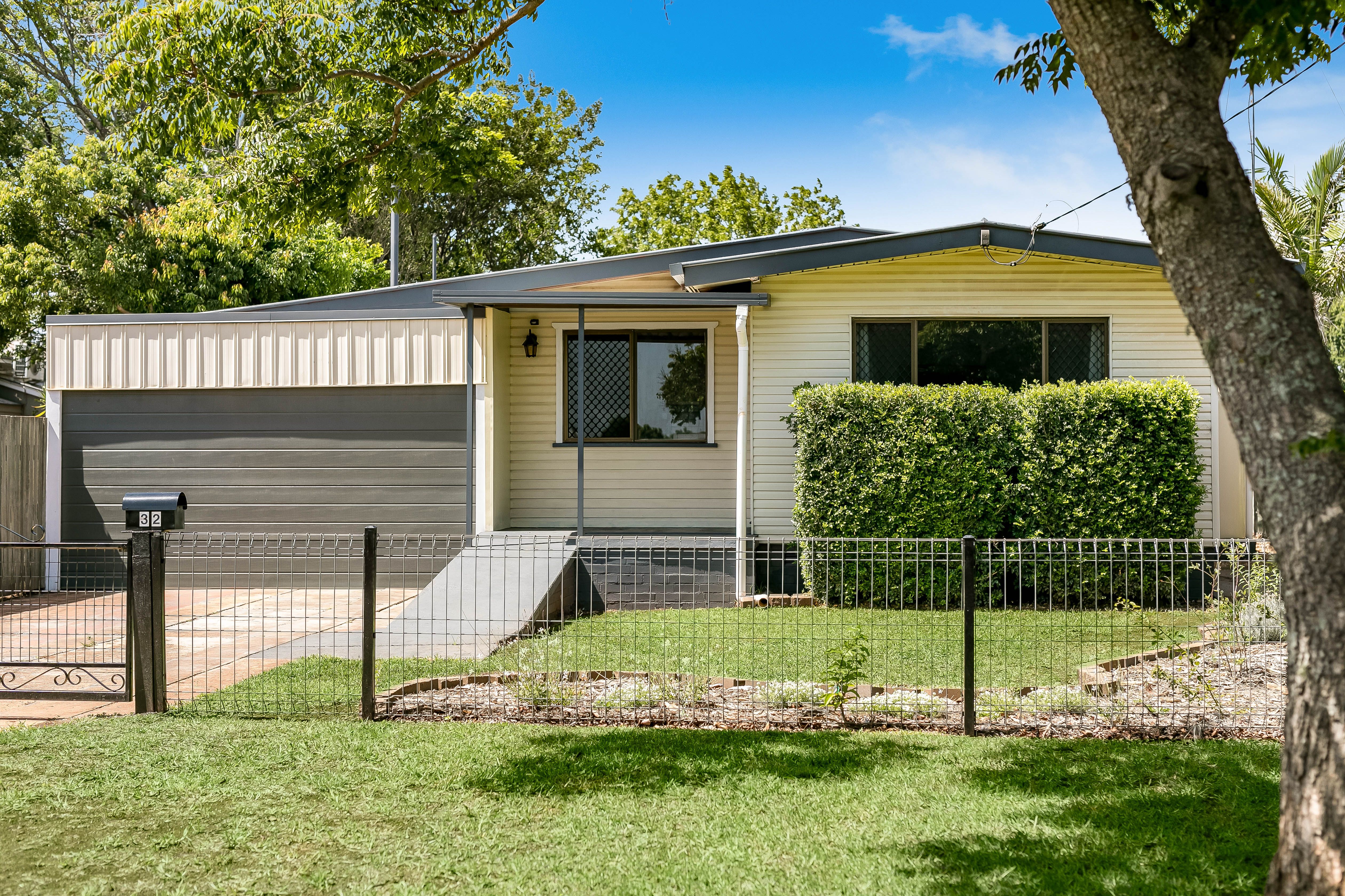 32 Charlotte Street, Newtown QLD 4350