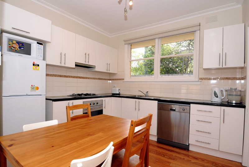 1/2 Elizabeth Crescent, Carnegie, VIC 3163