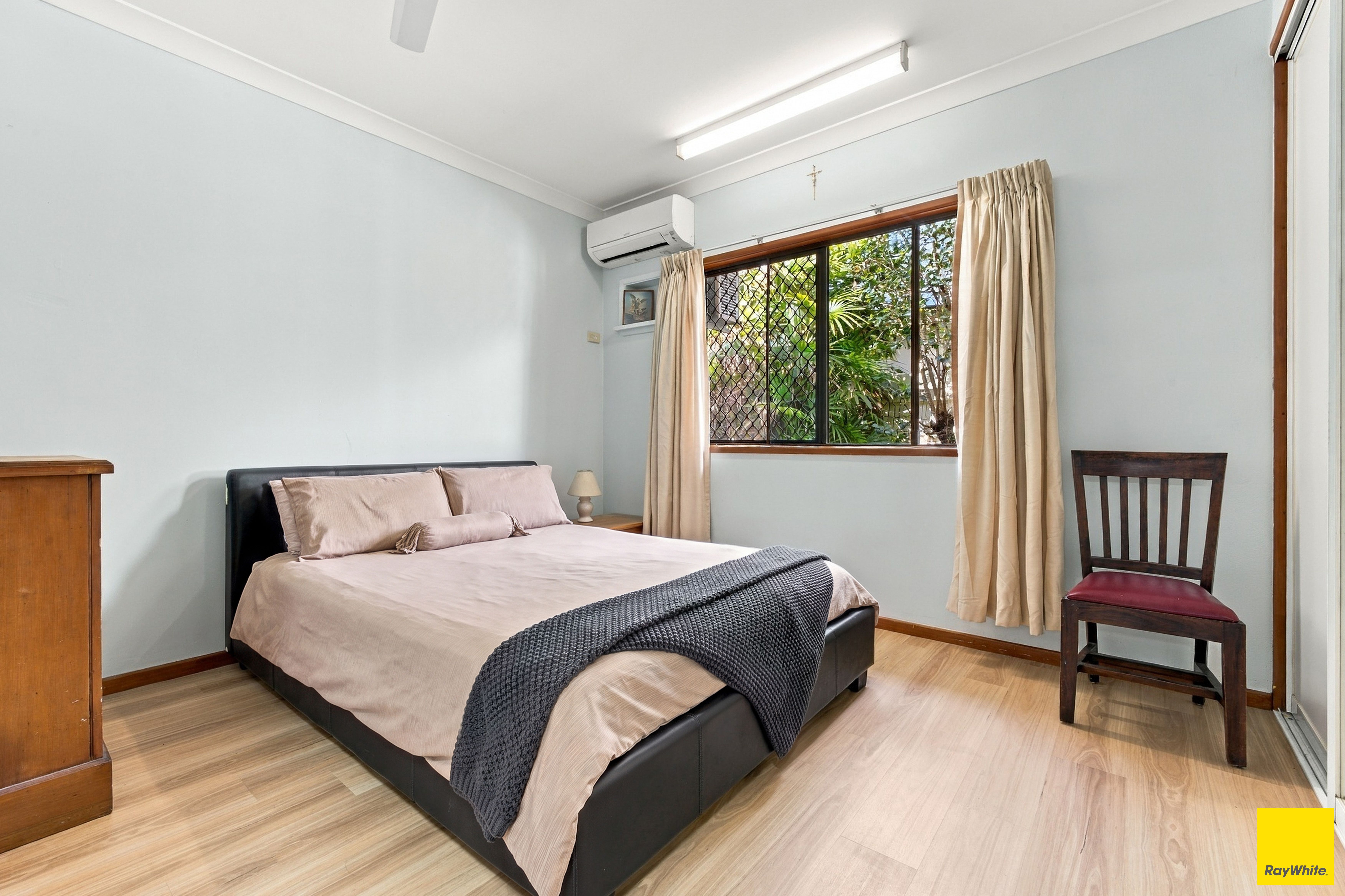 12 Tuffley Close — photo 9 of 20