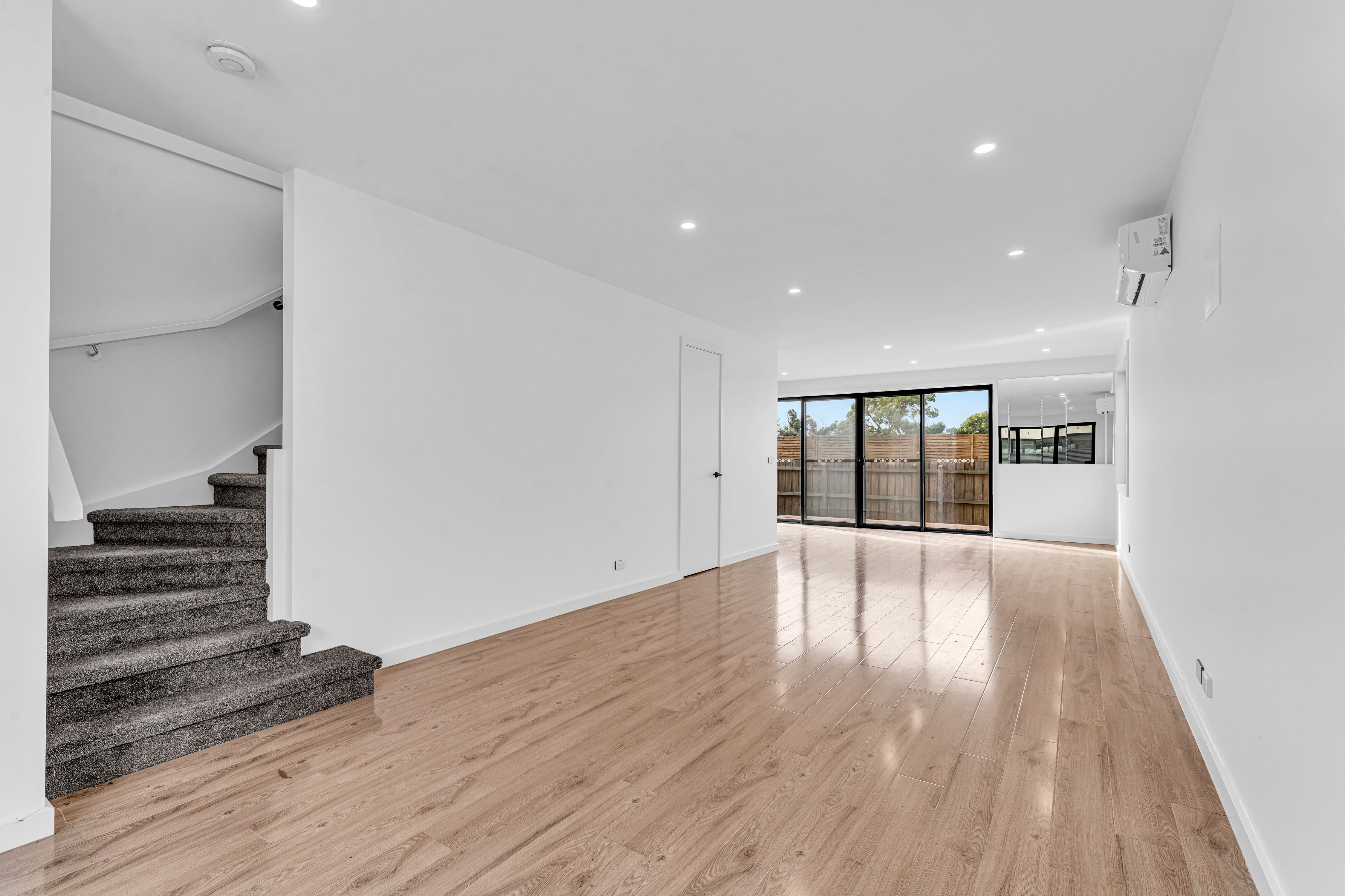 3/40 Hall Road — photo 5 of 17