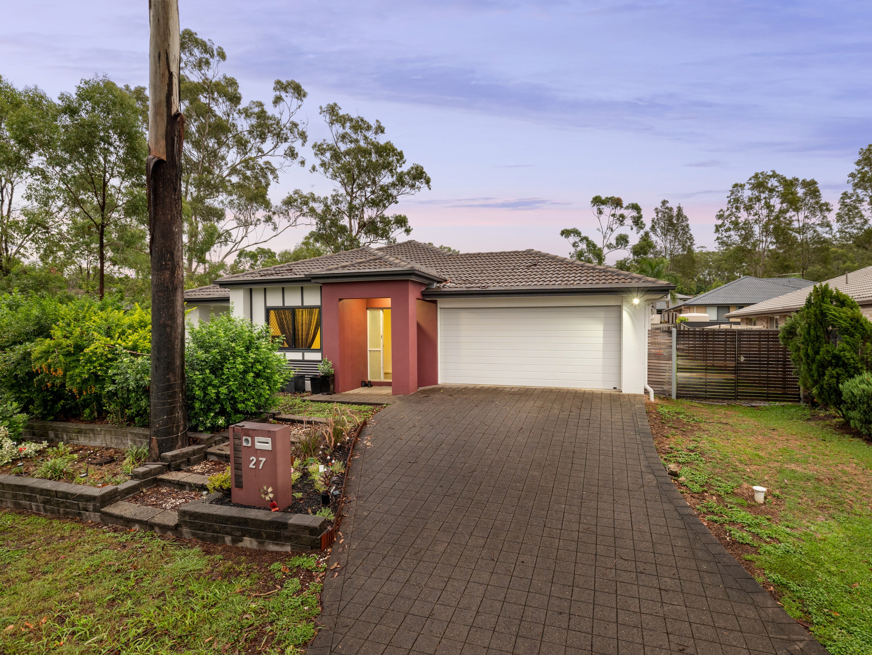 27 Quinn Close, Augustine Heights, QLD 4300