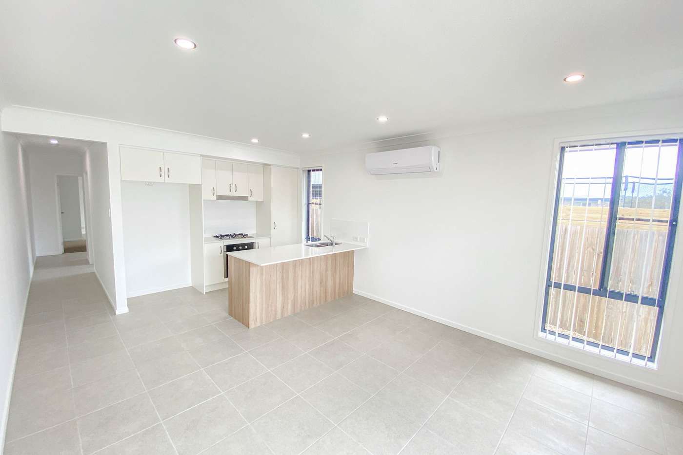 2/90 Mercy Circuit, Park Ridge, QLD 4125