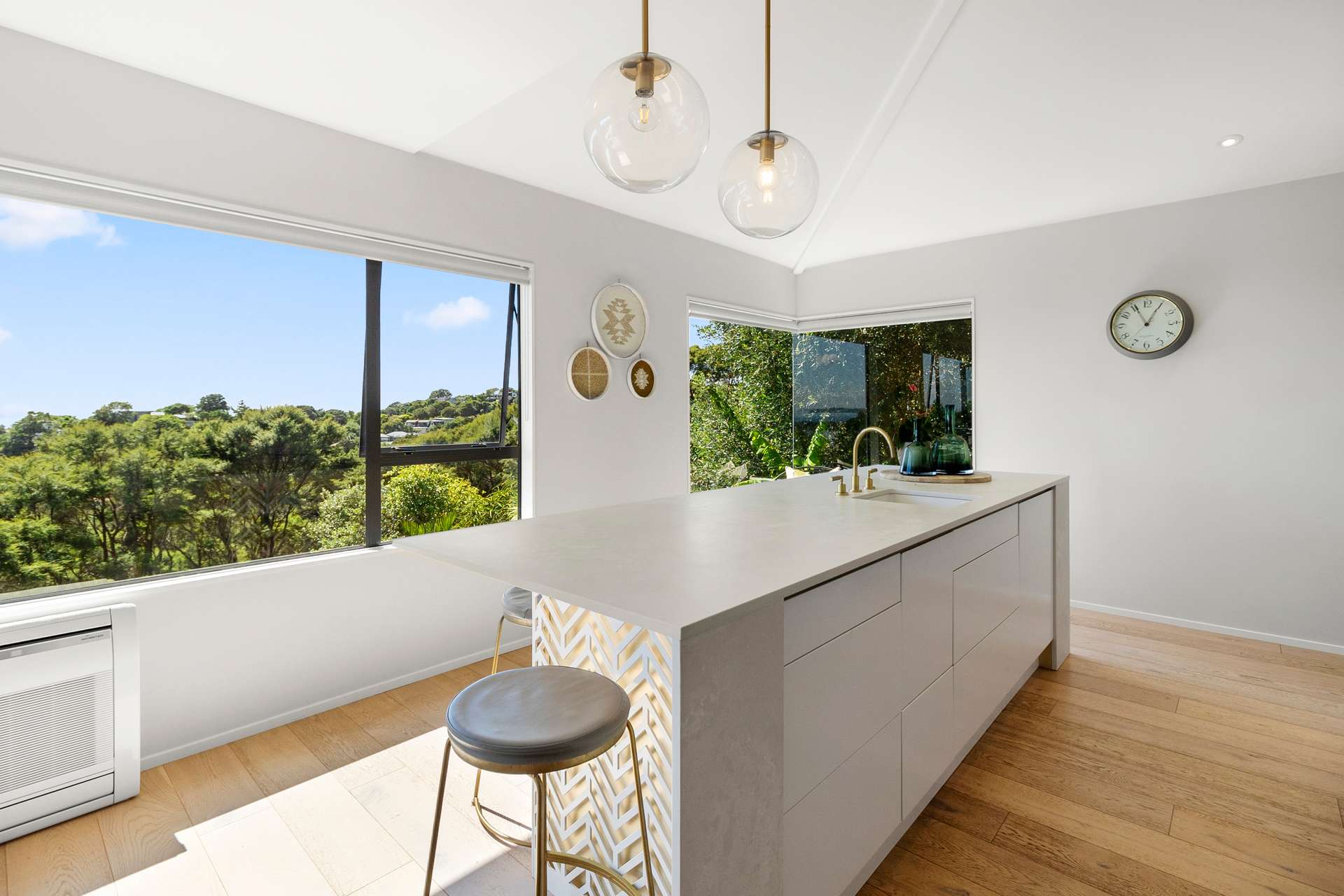 93 Queens Drive photo 12