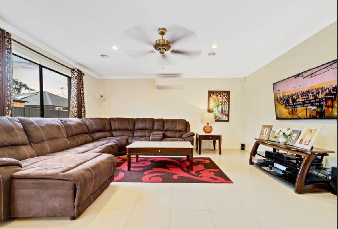 52 Hawkstone Road, MANOR LAKES, VIC 3024