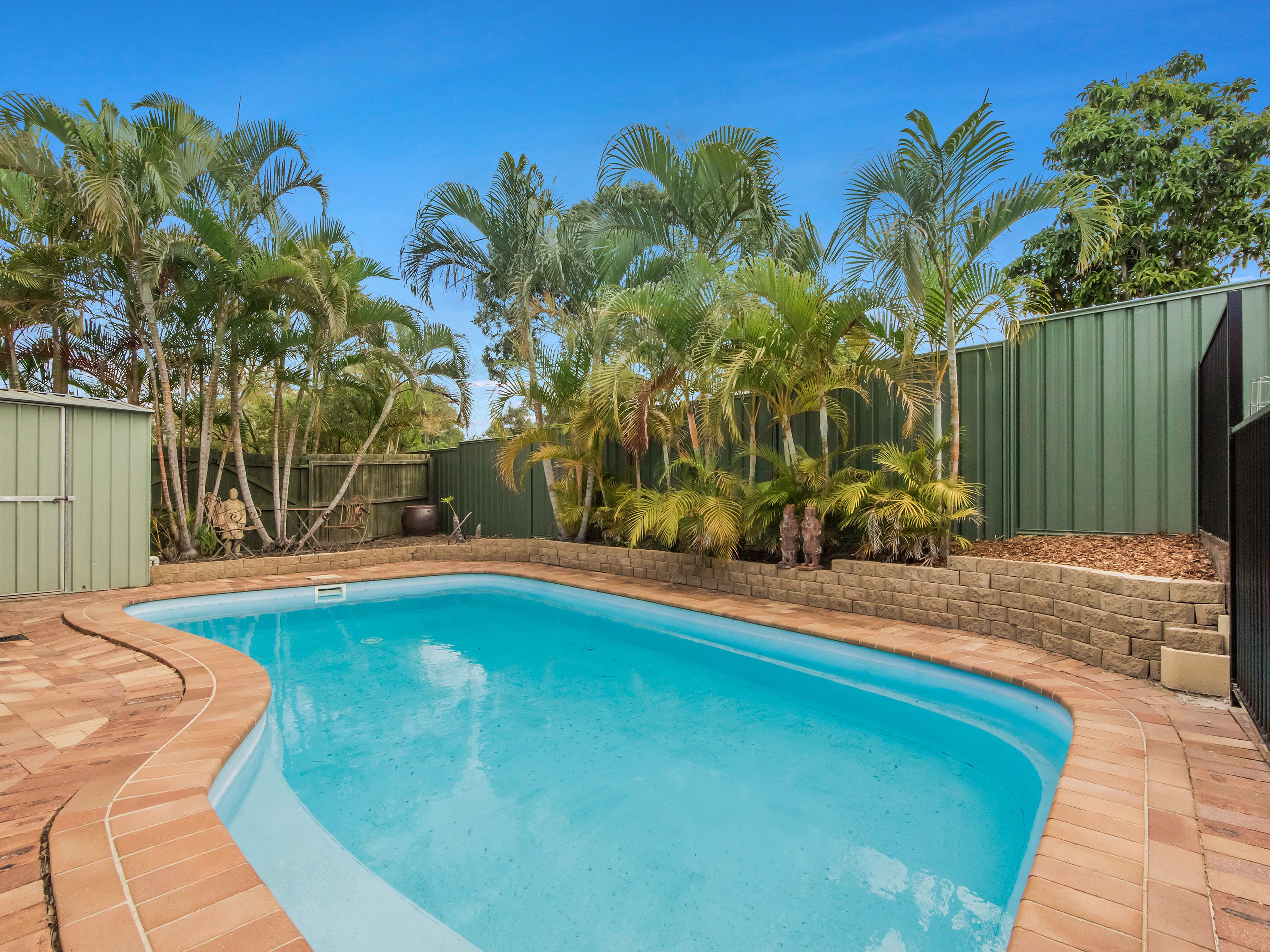 2 Clark Gable Close, Parkwood, QLD 4214