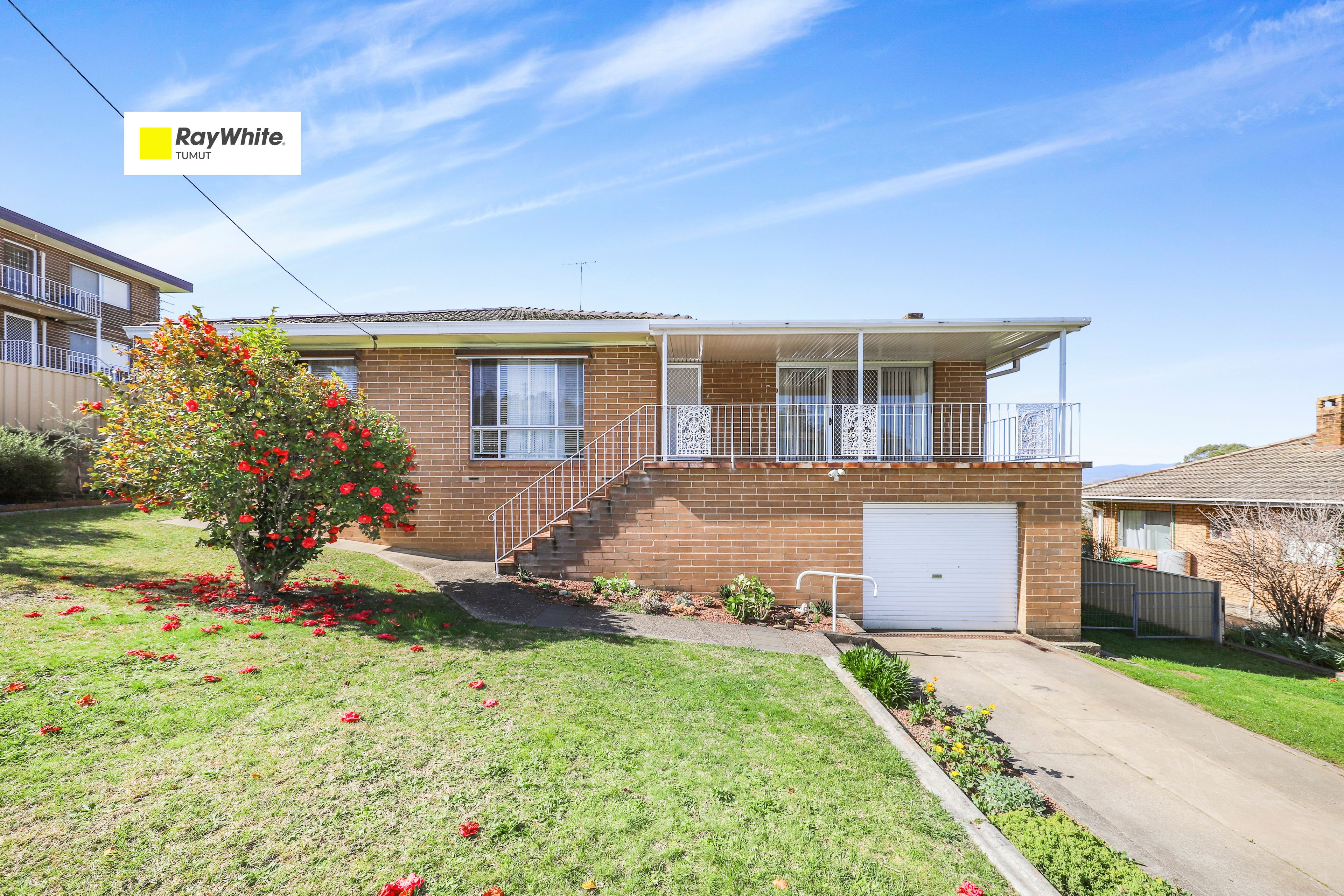 80 Lambie Street, Tumut NSW 2720