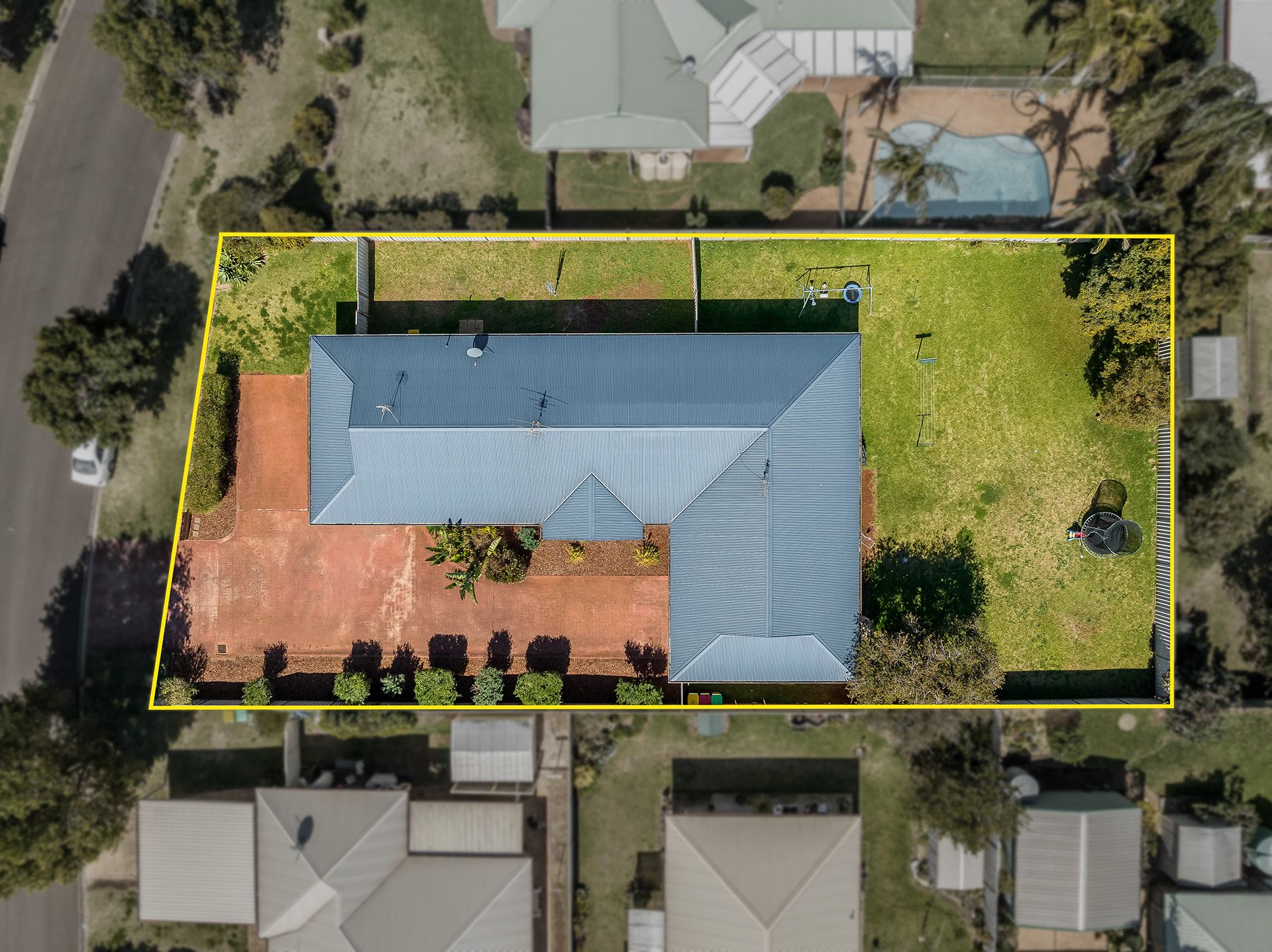 2/9 Emma Drive, Kearneys Spring, QLD 4350 Sold Unit Ray White Toowoomba