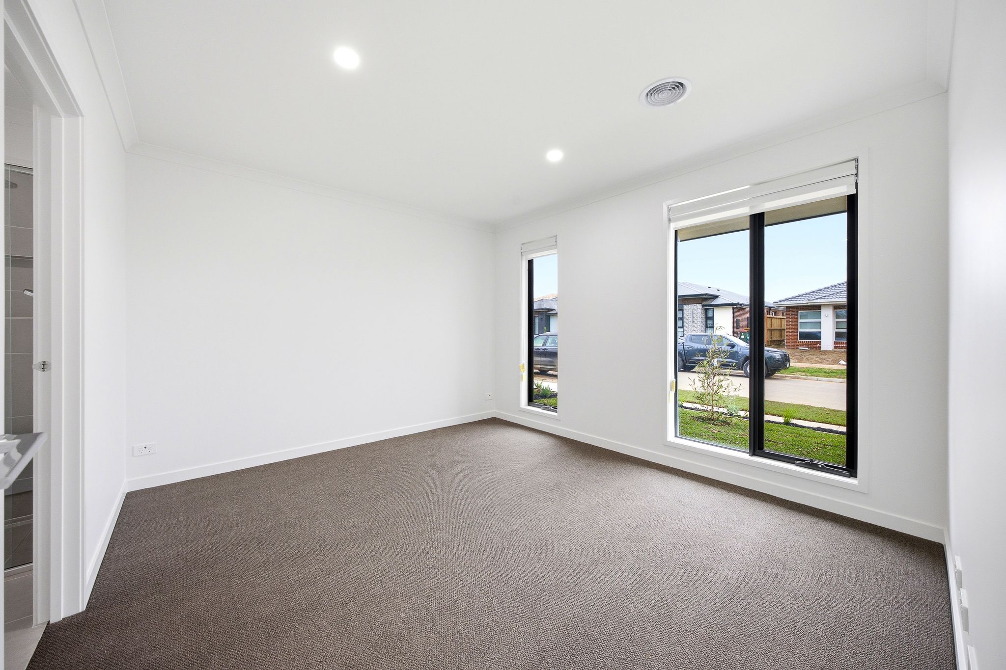 32 Khaki Street, Clyde, VIC 3978