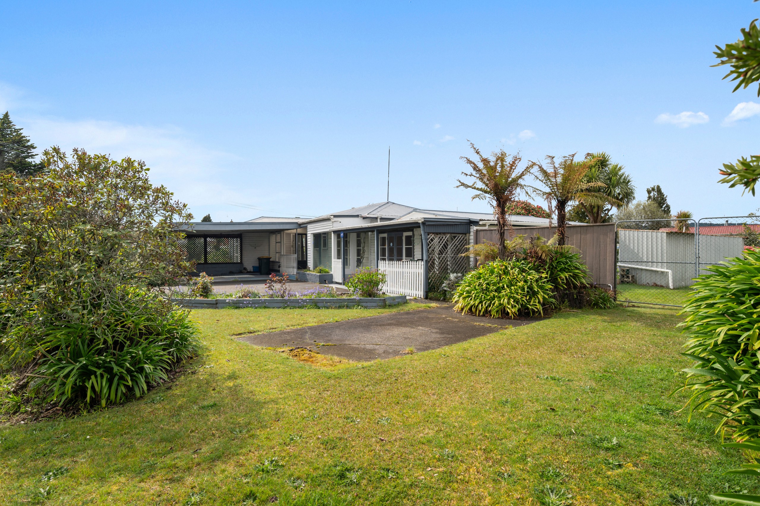 2 Holden Avenue, Holdens Bay, Rotorua District