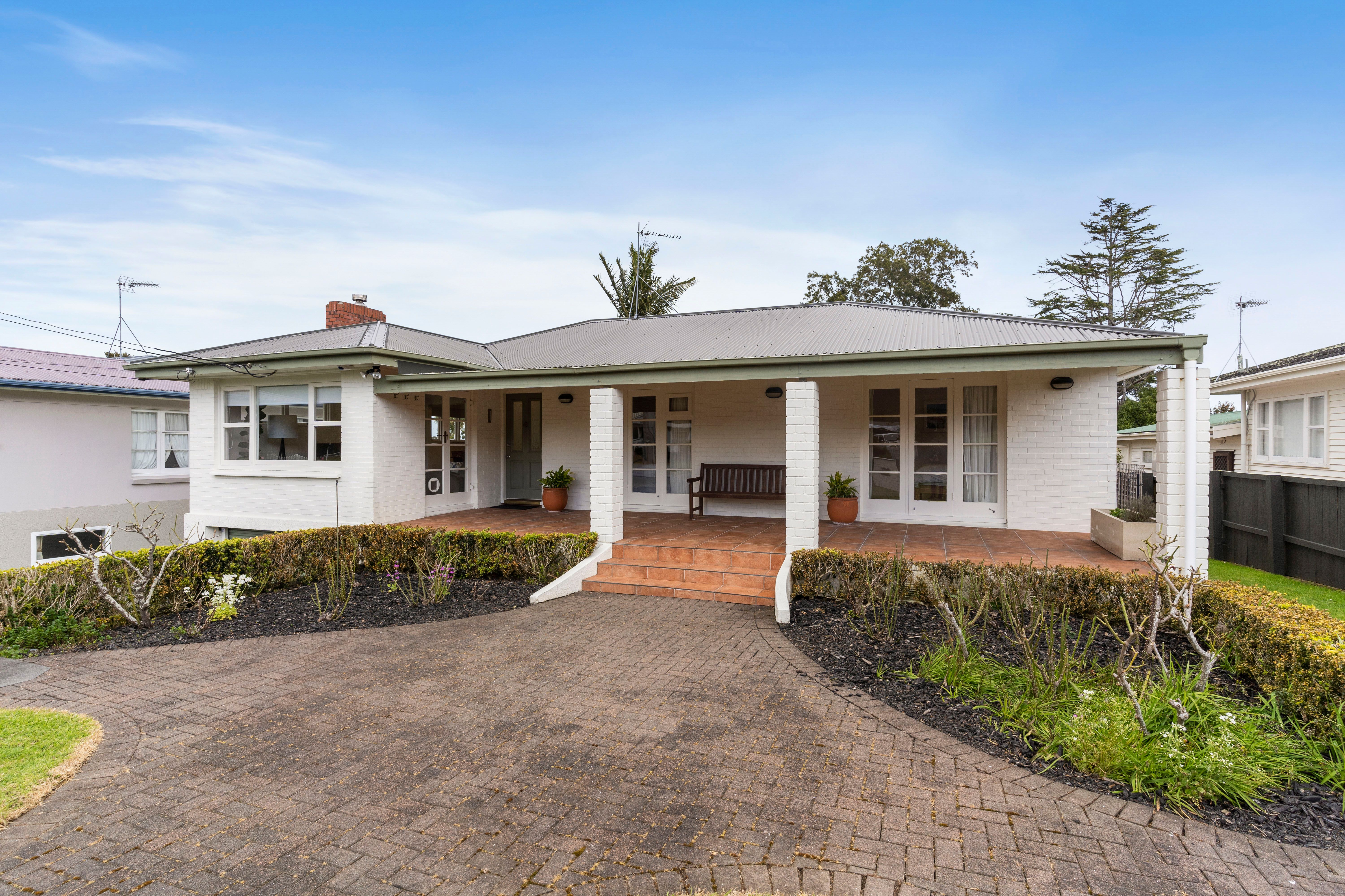 8 Scenic Drive, Hill Park, Manukau City 2102 Sold House Real Estate