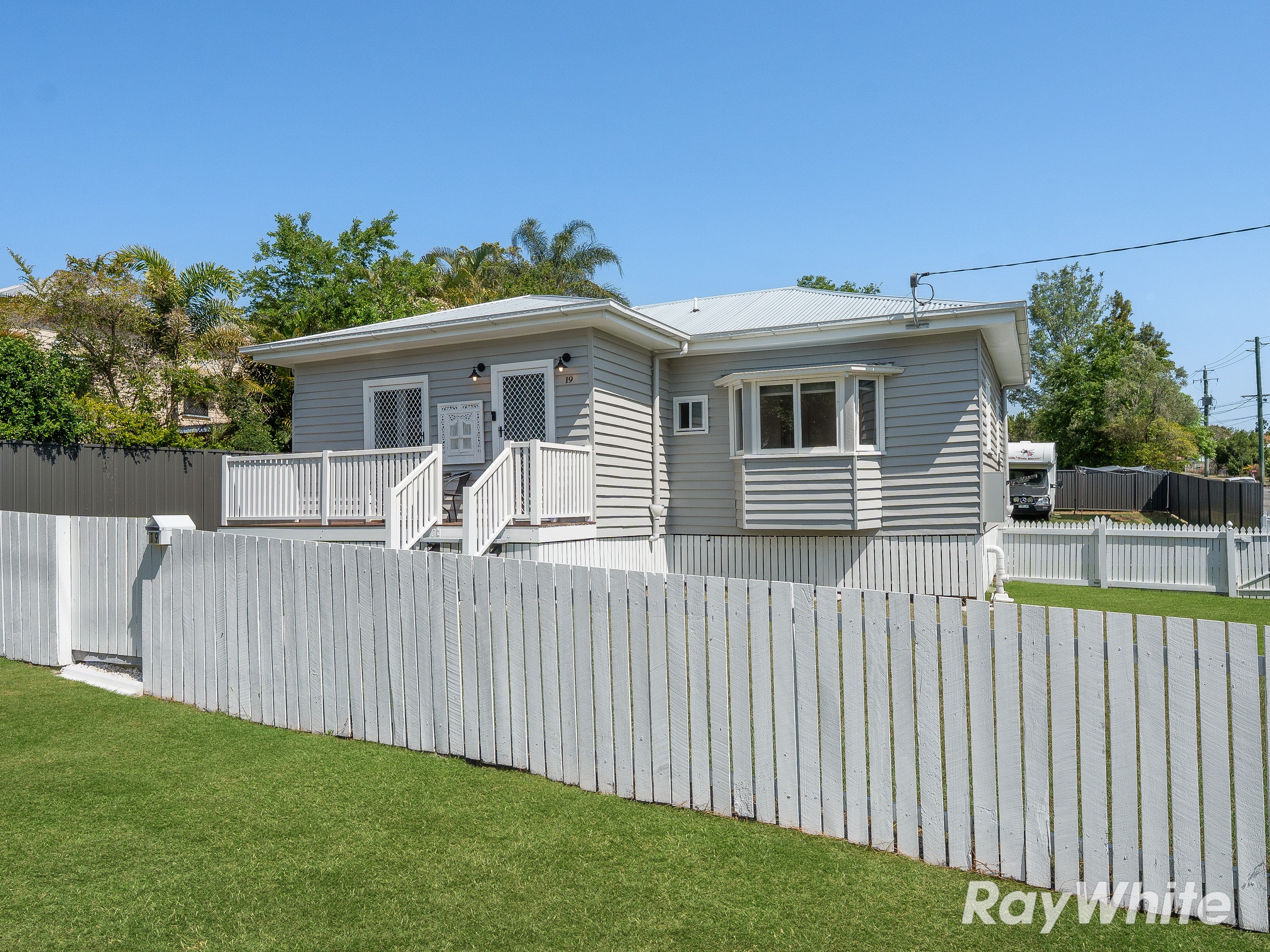 19 Bridge Street, North Booval, QLD 4304