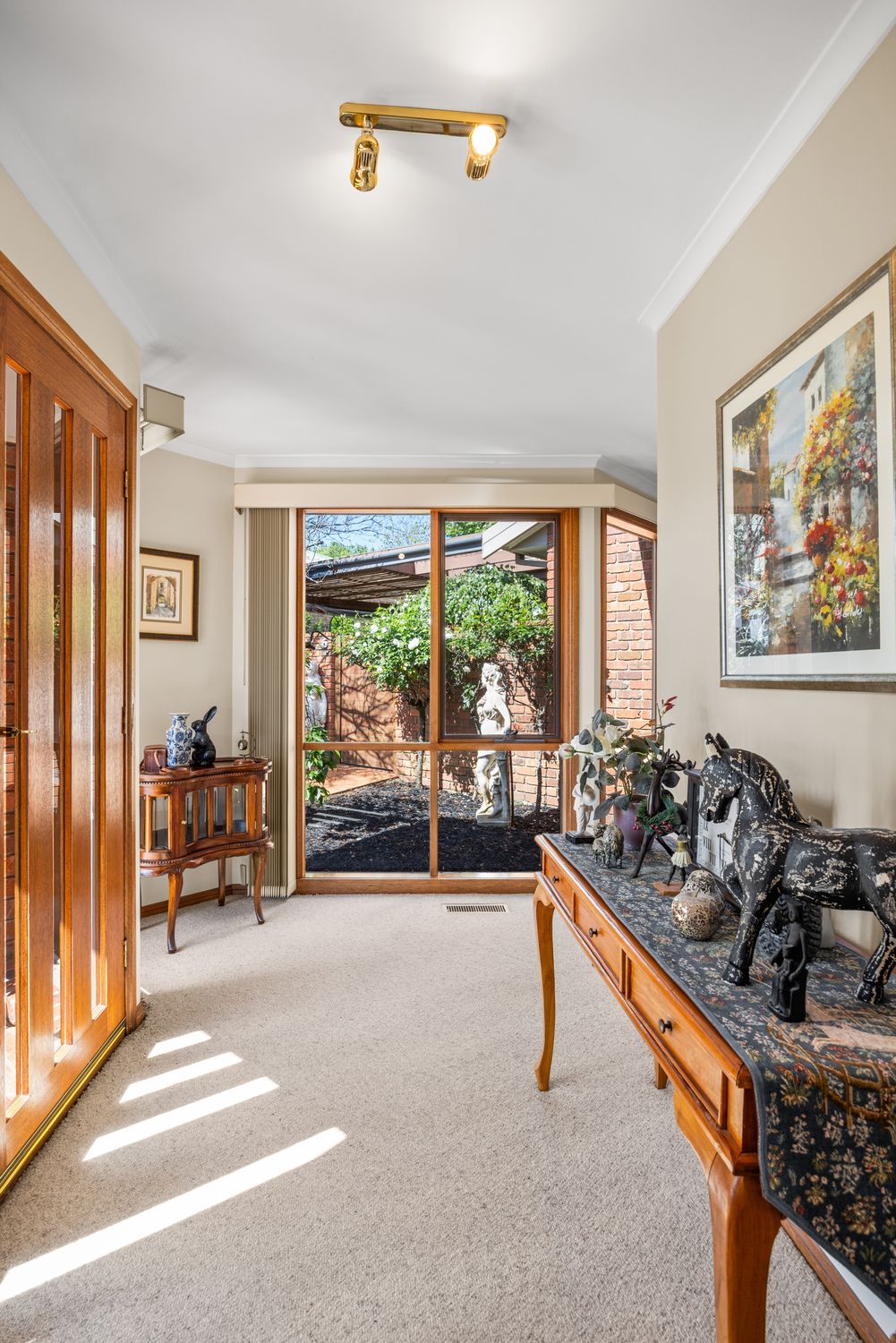 6 Hepburn Court — photo 3 of 21