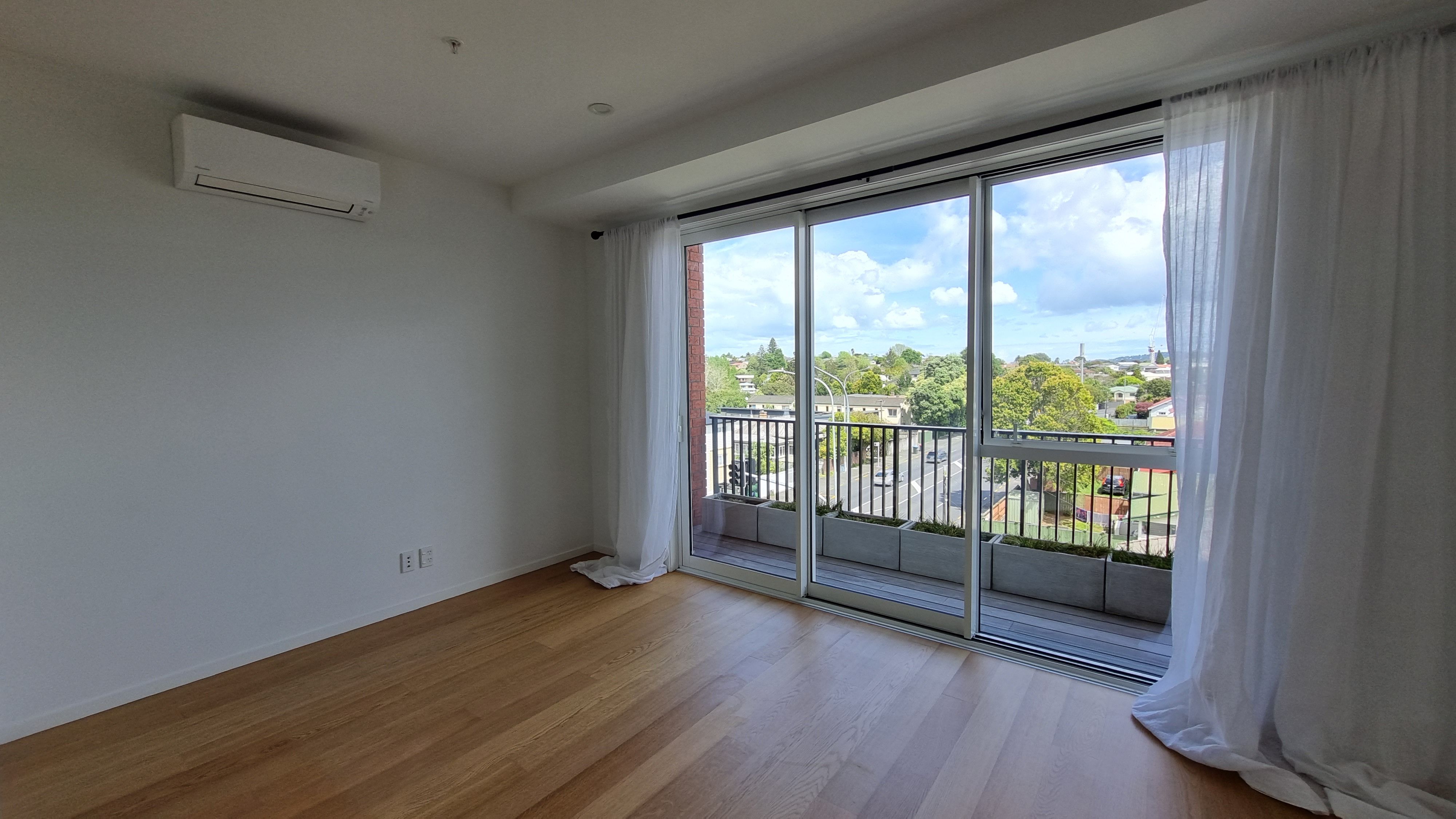 303/1c Soljak Place, Mount Albert, Auckland City
