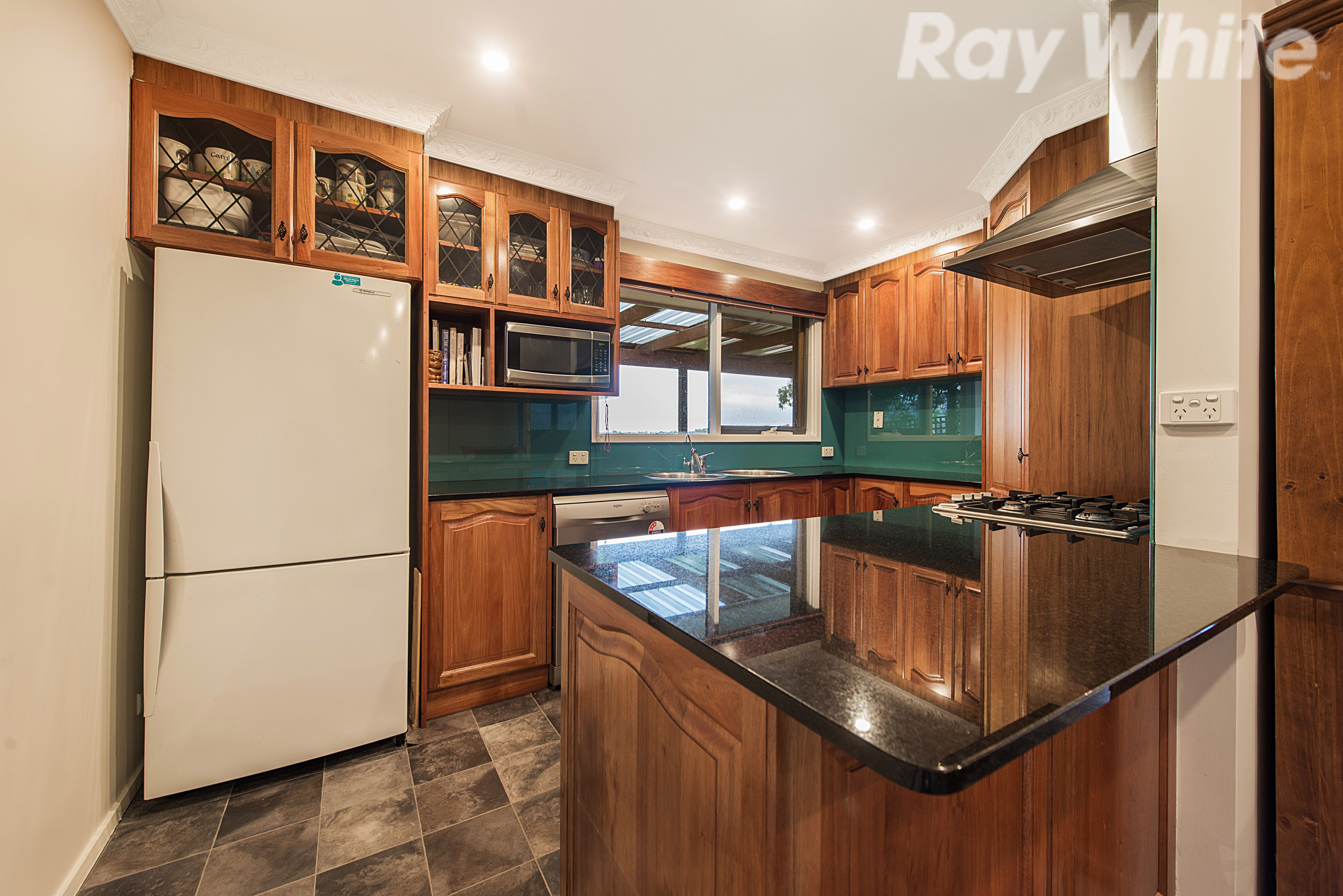 16 Nerissa Street, Ferntree Gully, VIC 3156