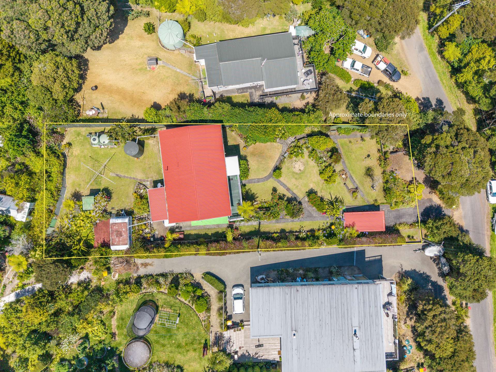 16 Hekerua Road photo 13