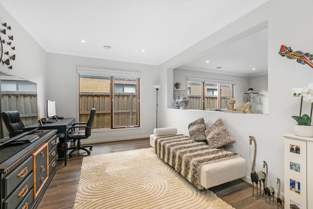 29 Buttermint Crescent, MANOR LAKES, VIC 3024
