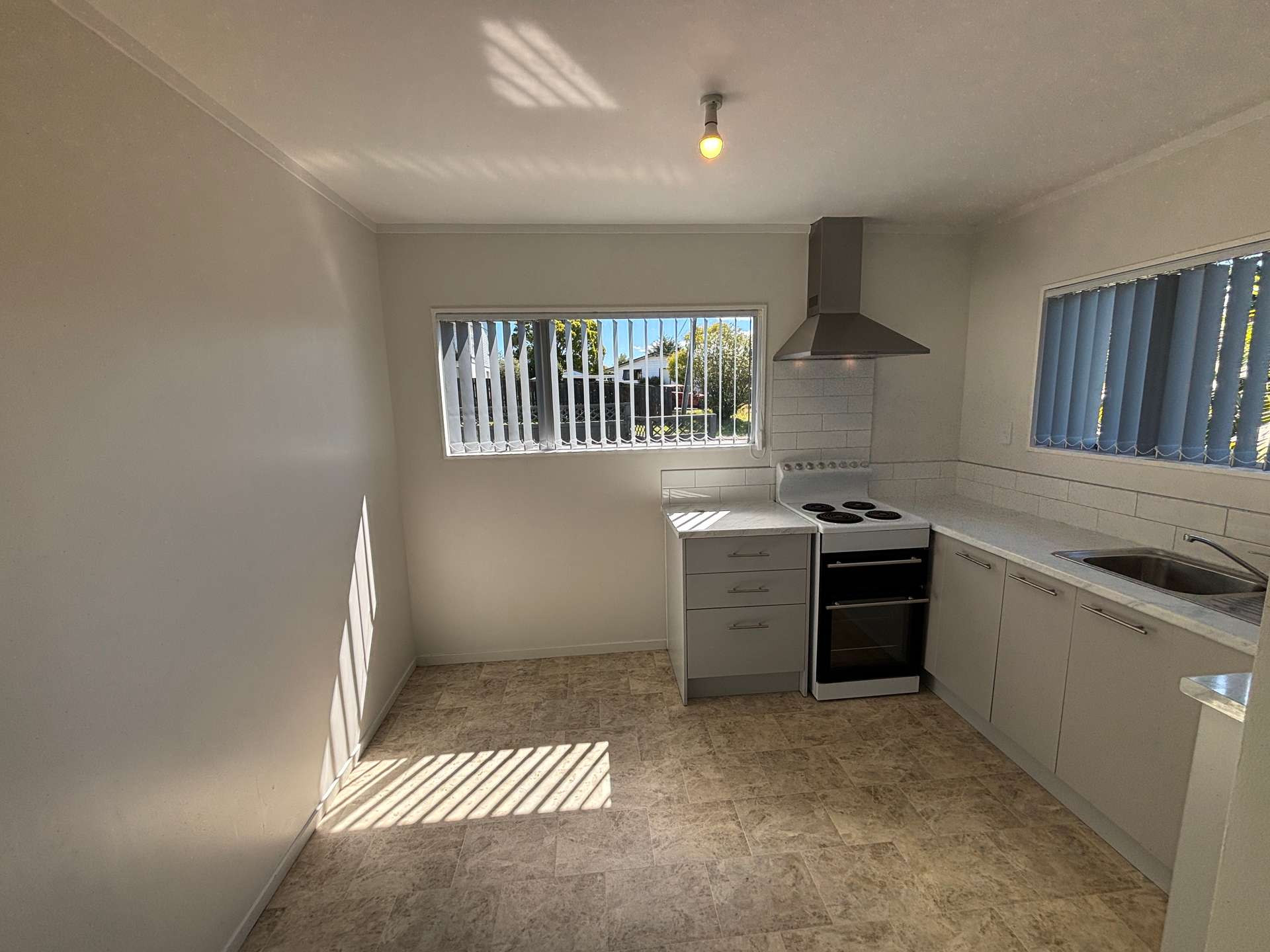 43A Cron Avenue photo 5