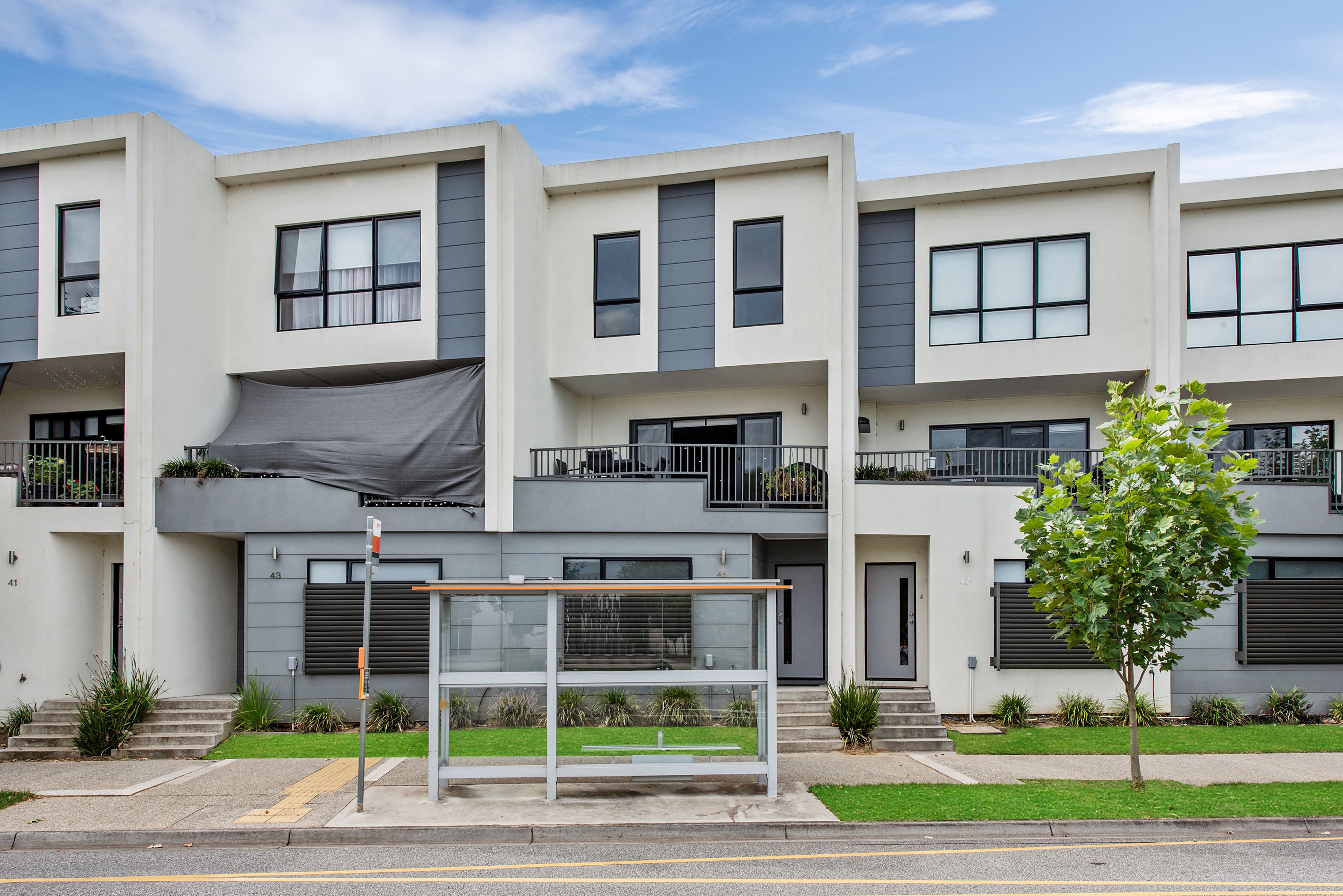 45 Lakeside Boulevard, Pakenham, VIC 3810
