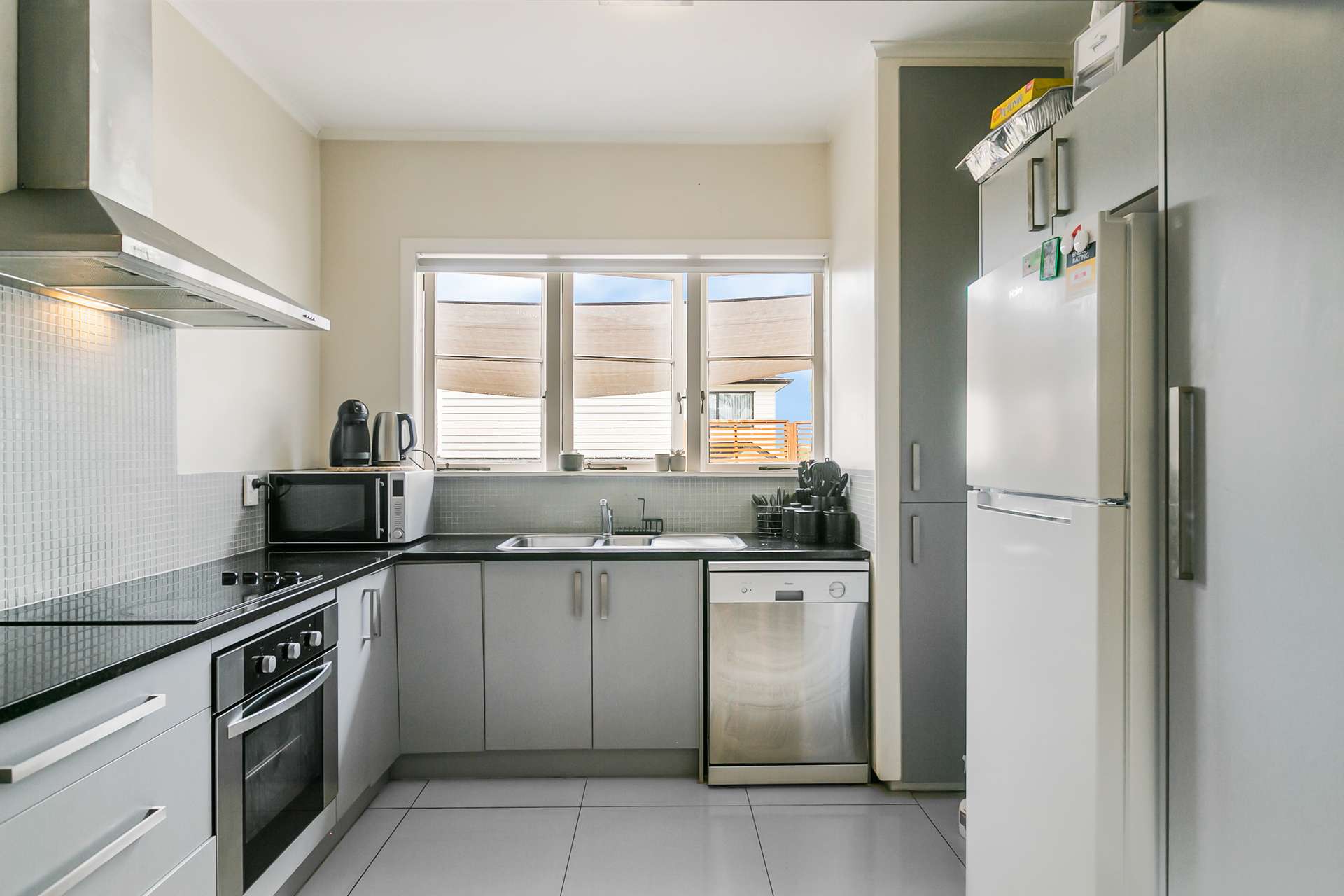102 Wallace Road photo 1