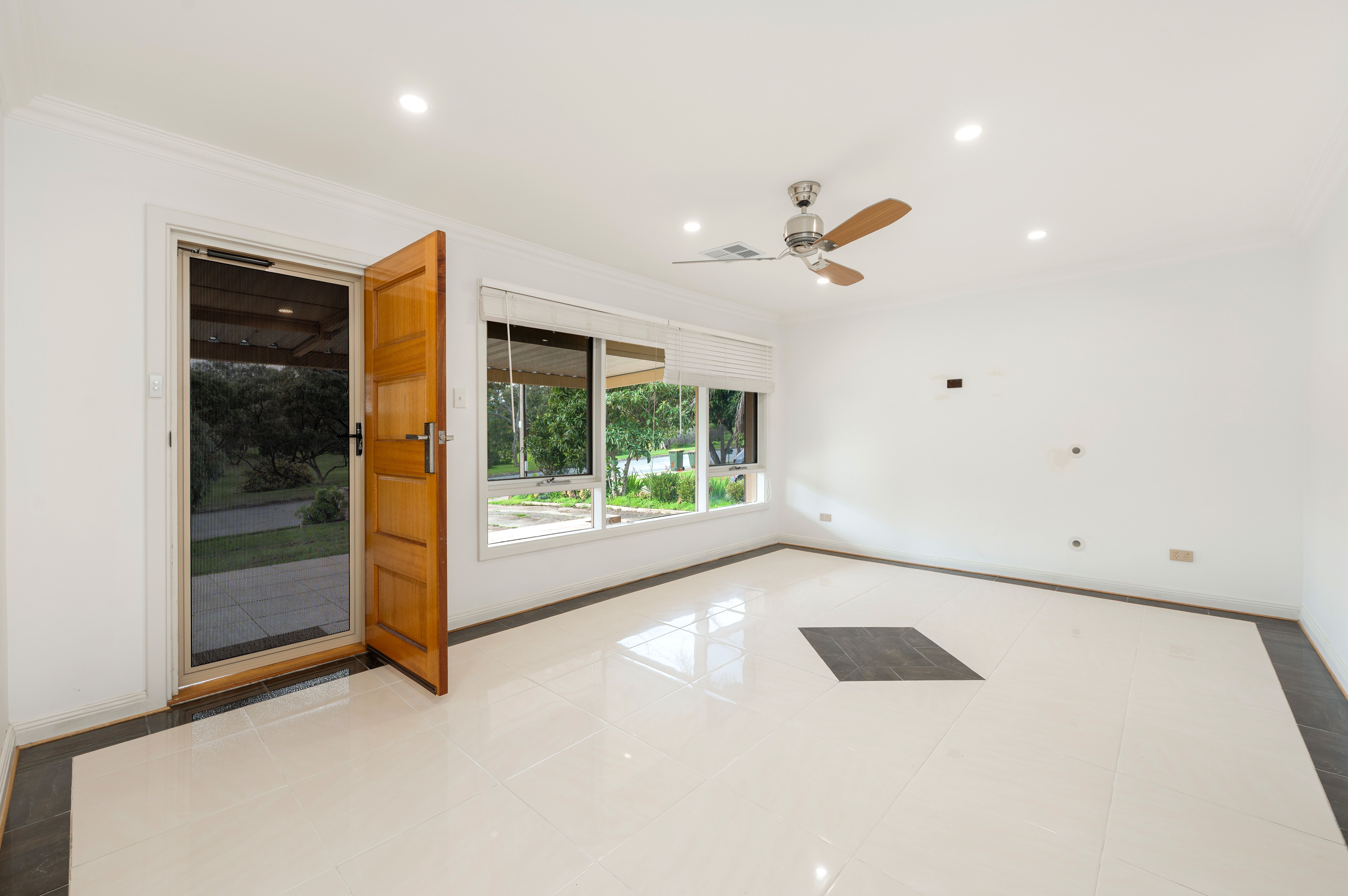 21 Lauder Street — photo 3 of 17