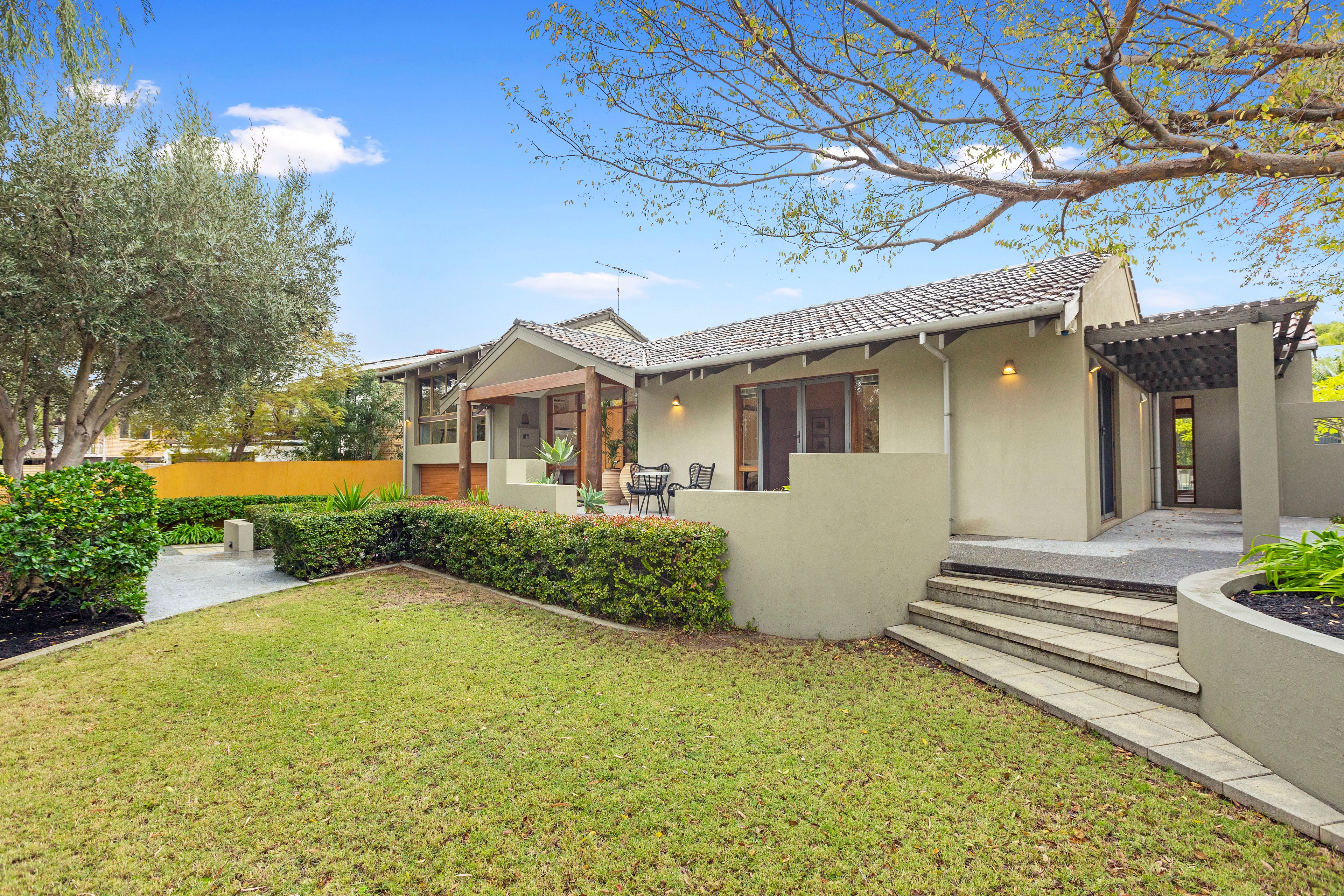 10 Clovelly Road, City Beach, WA 6015