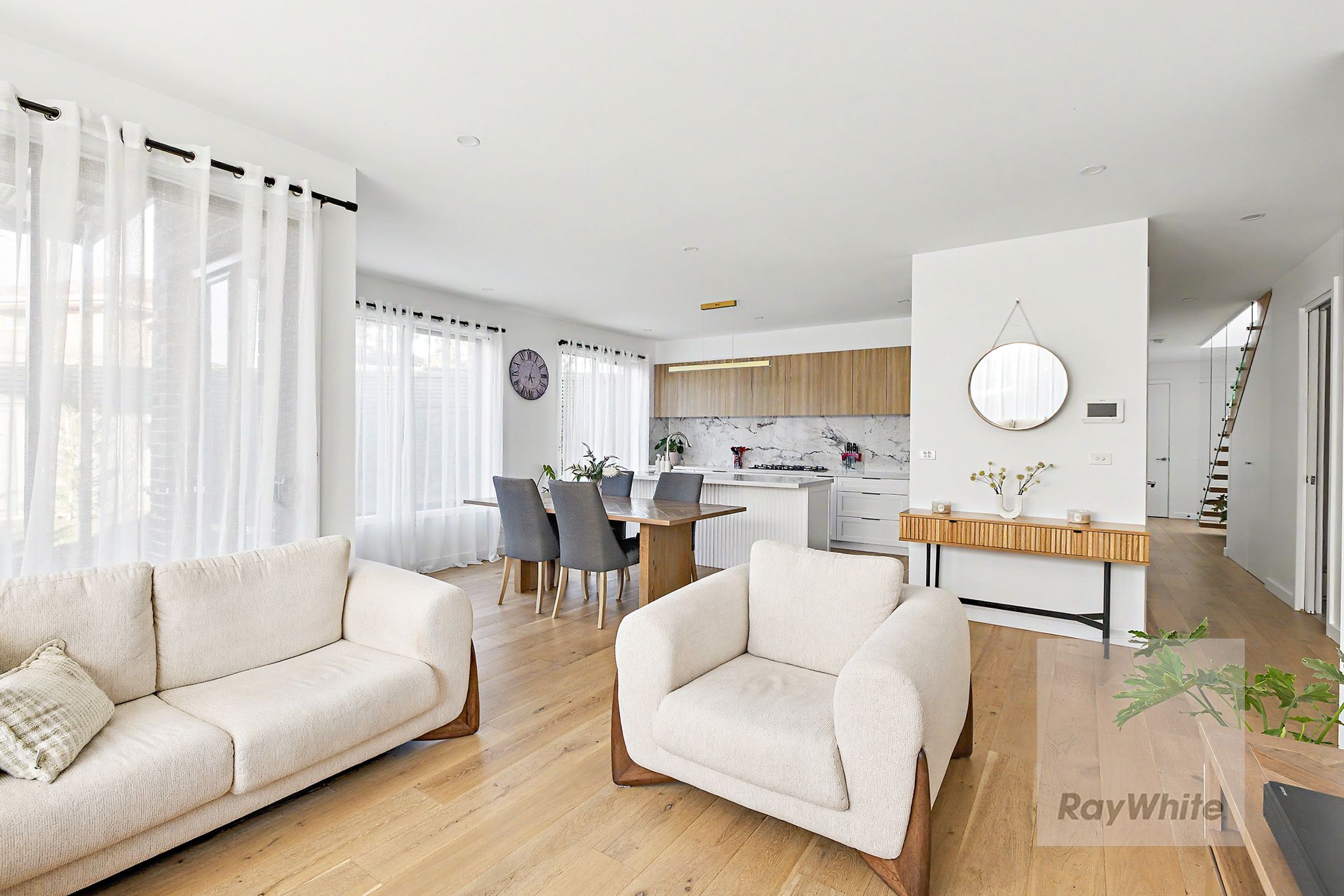 4/4 Berringa Court — photo 5 of 18