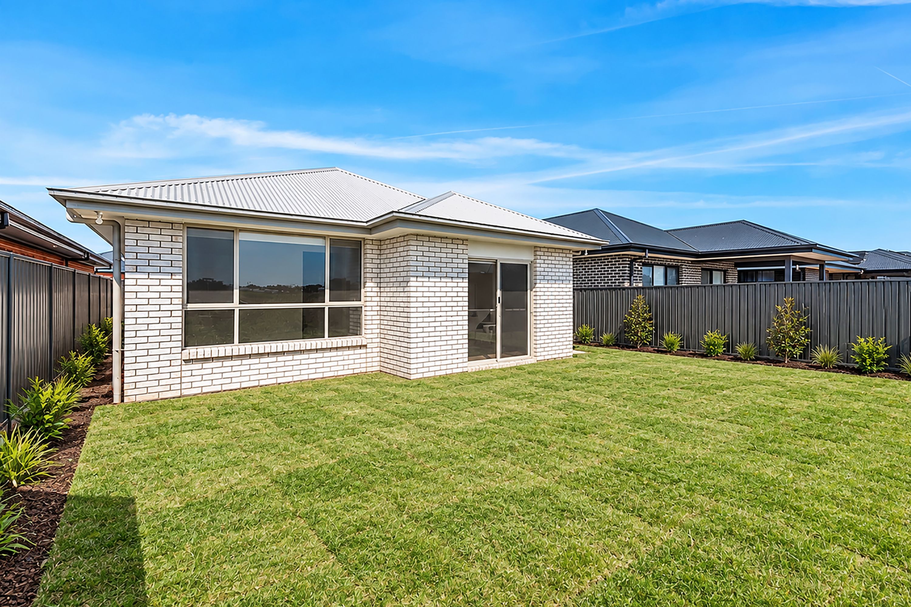 18 Ashby Crescent — photo 11 of 11
