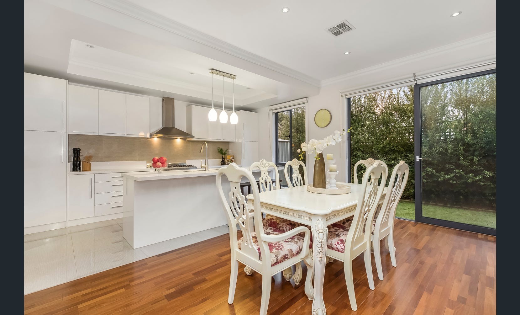 2/9 Robert Street, Chadstone, VIC 3148